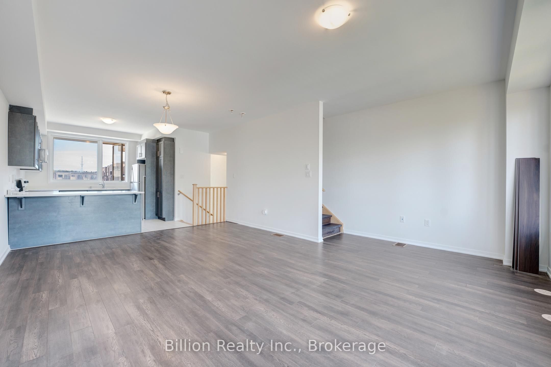717 Heathrow Path Property Photo 12