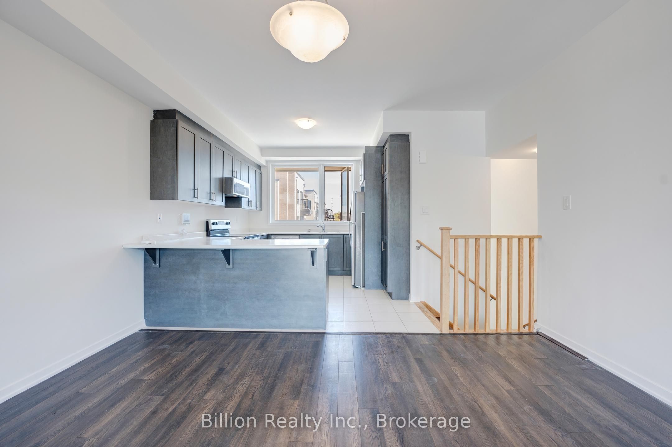 717 Heathrow Path Property Photo 13