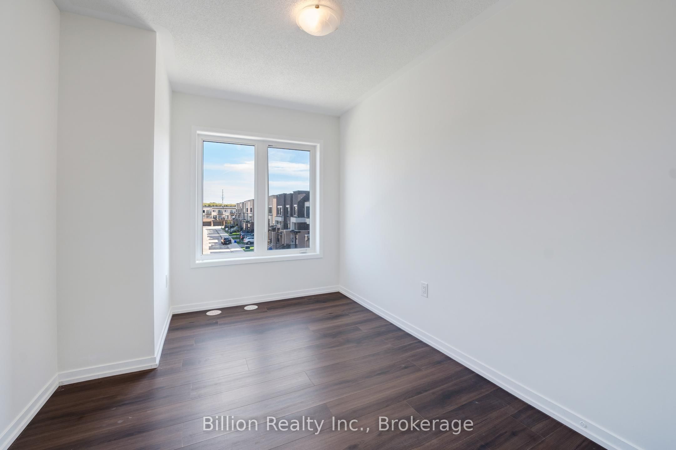717 Heathrow Path Property Photo 14