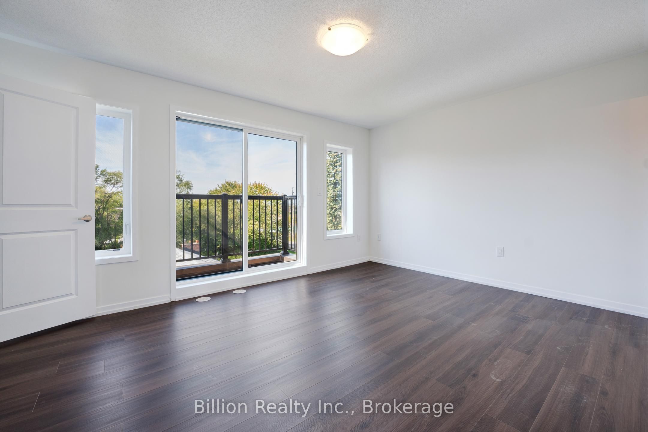 717 Heathrow Path Property Photo 17