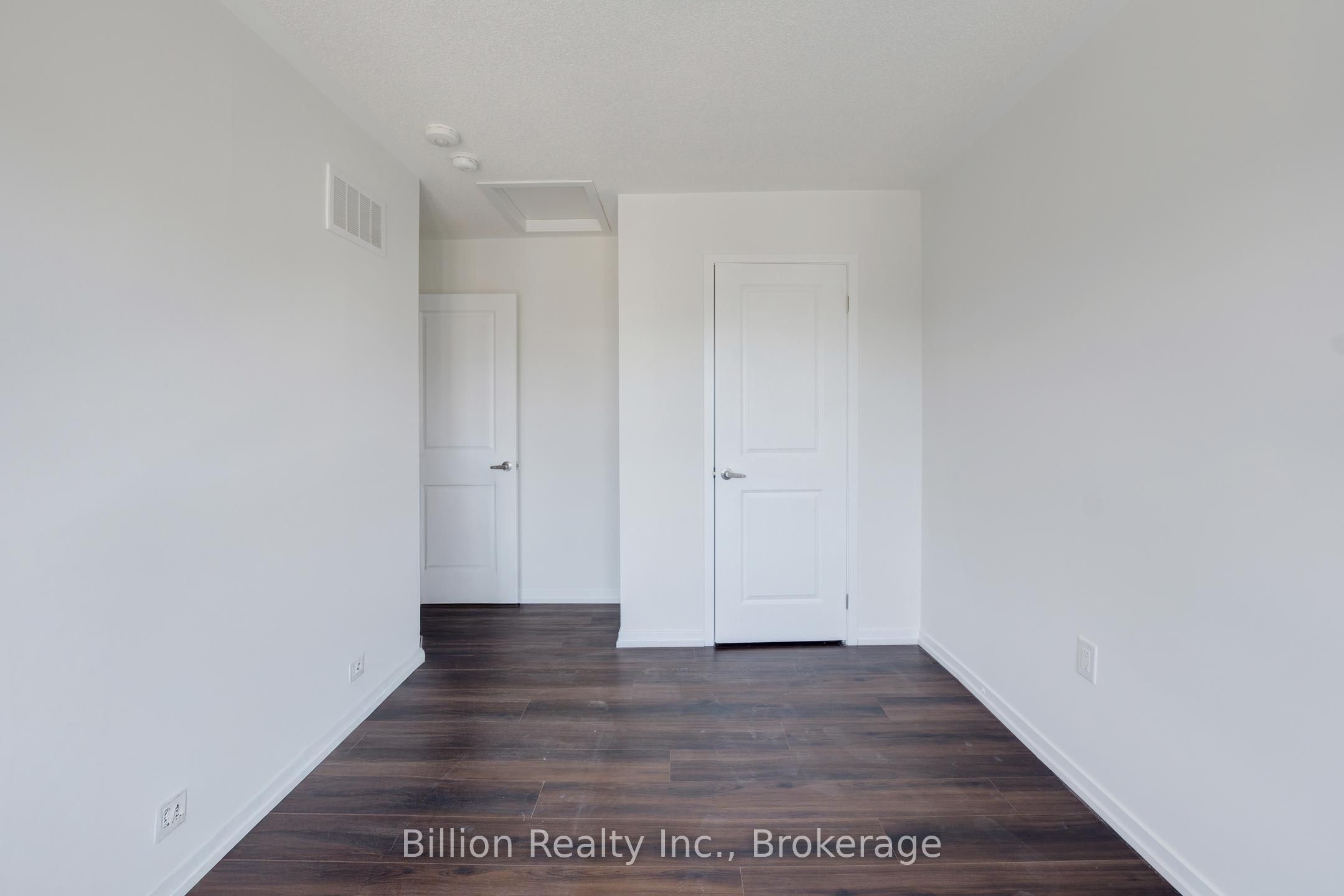 717 Heathrow Path Property Photo 23