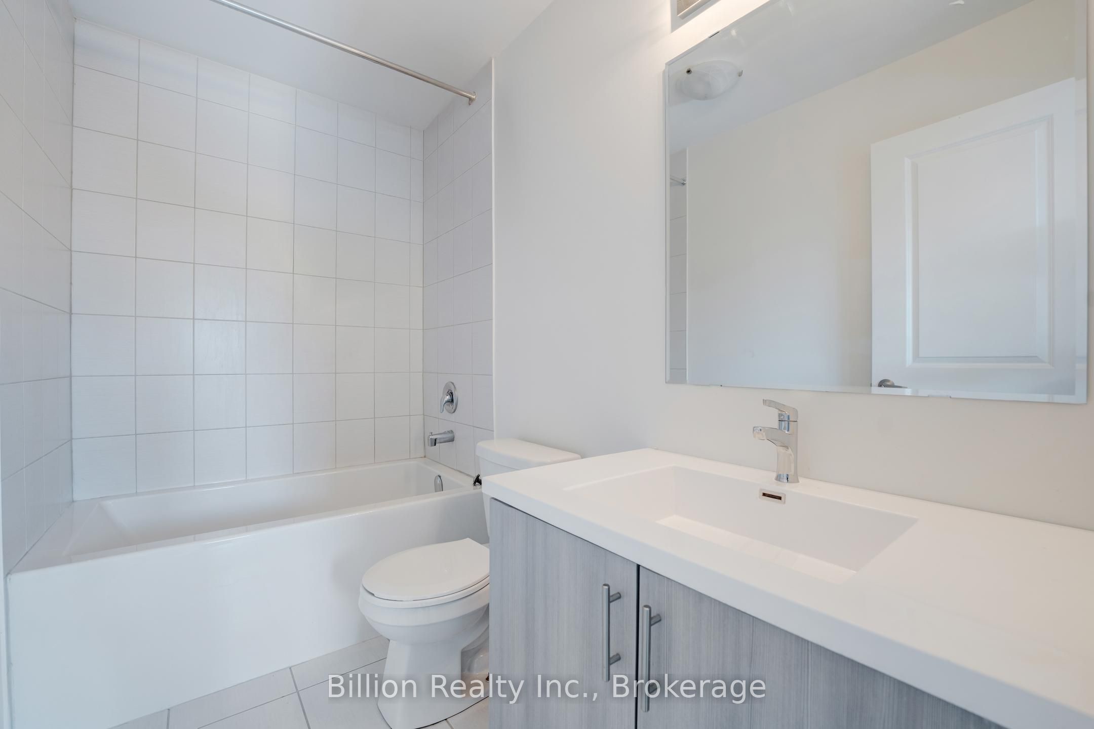 717 Heathrow Path Property Photo 27