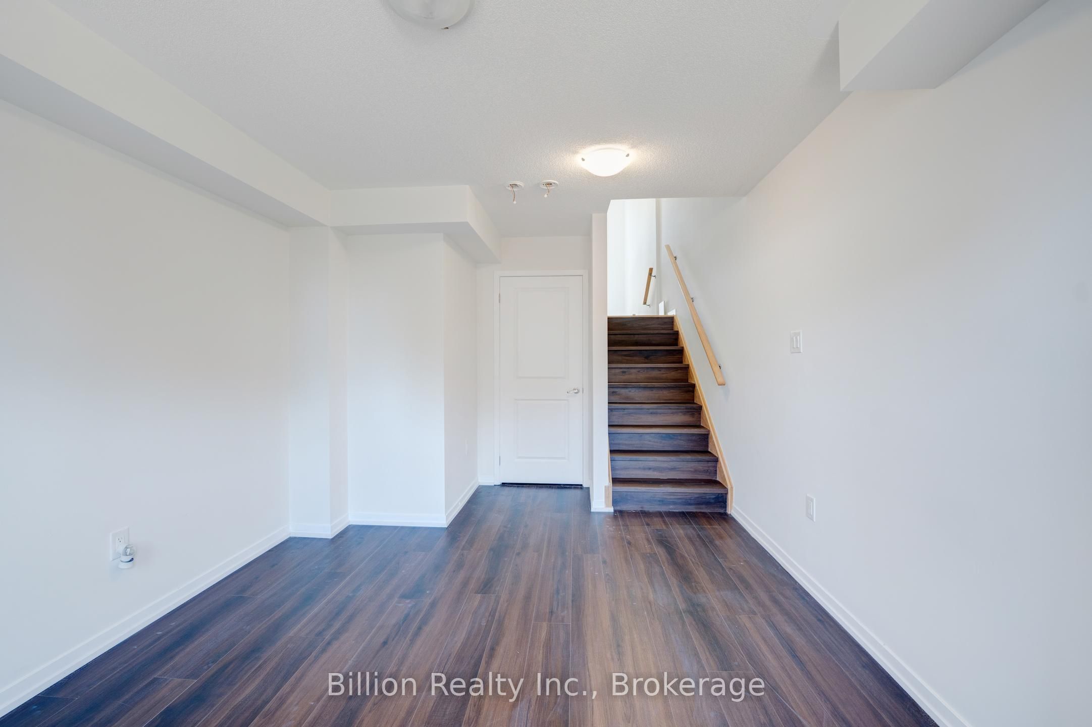 717 Heathrow Path Property Photo 28