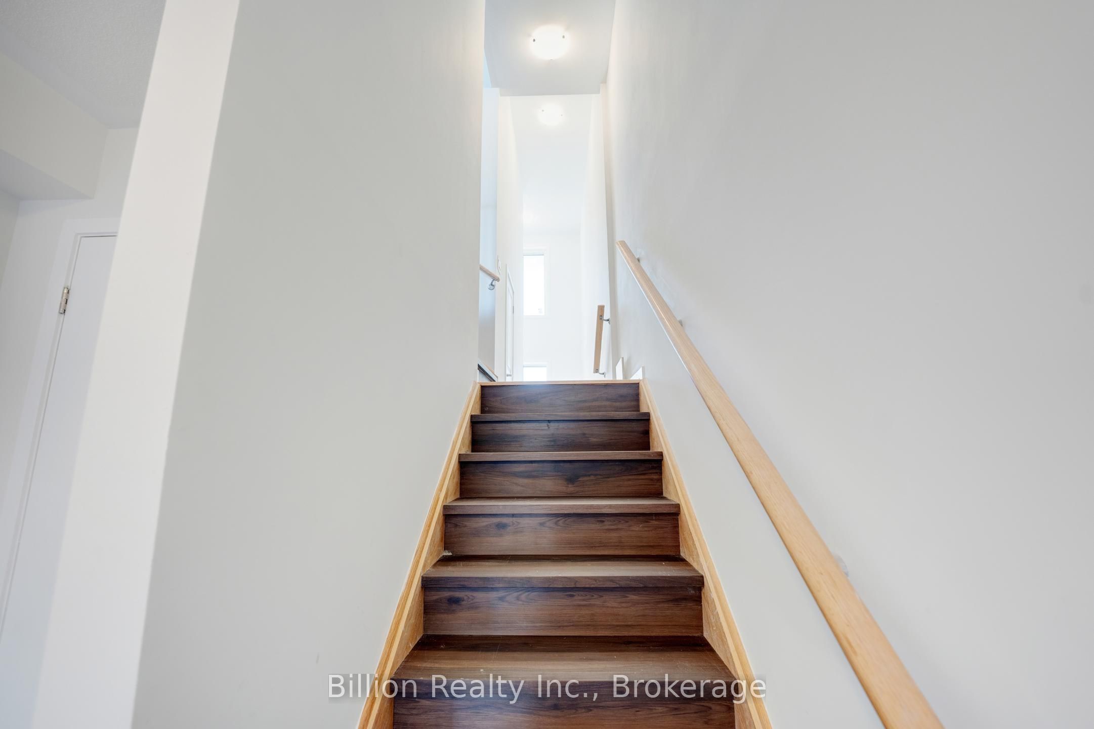 717 Heathrow Path Property Photo 30