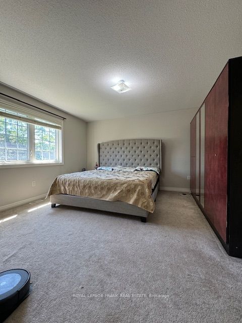 61 Summerside Avenue Property Photo 17