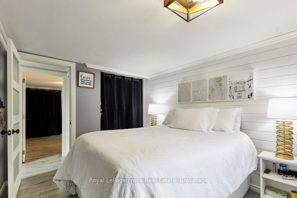 34 Pleasant View Avenue Property Photo 18