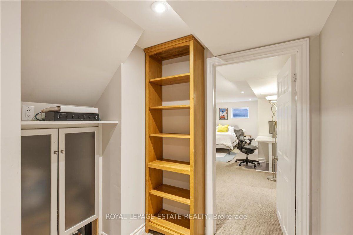 145 Boardwalk Drive Property Photo 16