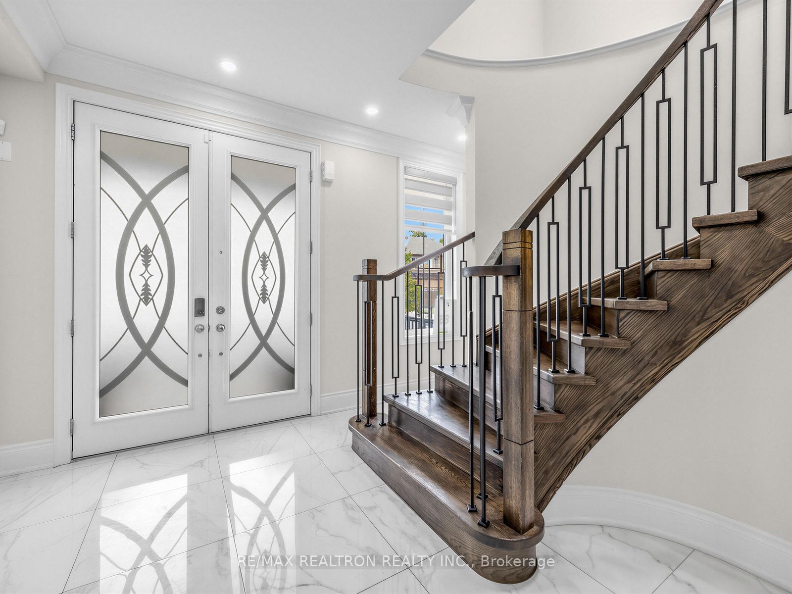 142 Auckland Drive Property Photo 3