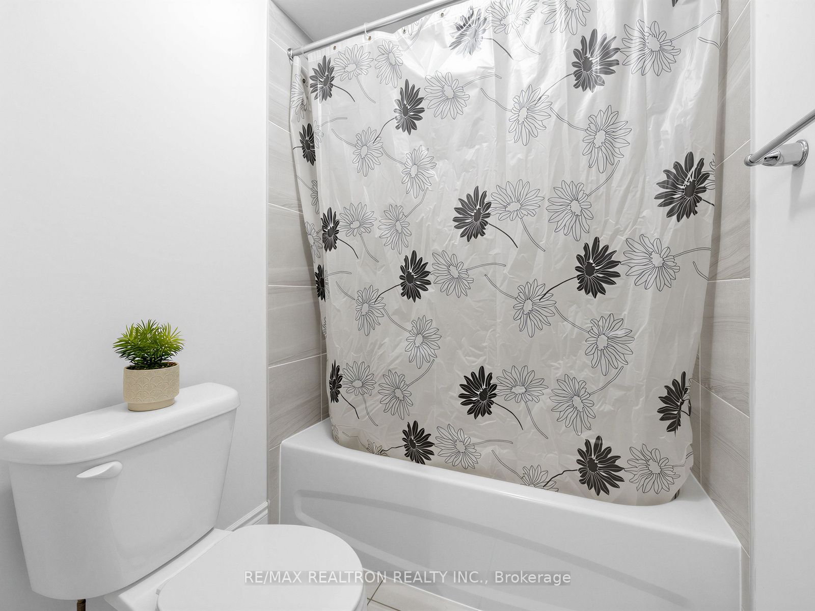 142 Auckland Drive Property Photo 19