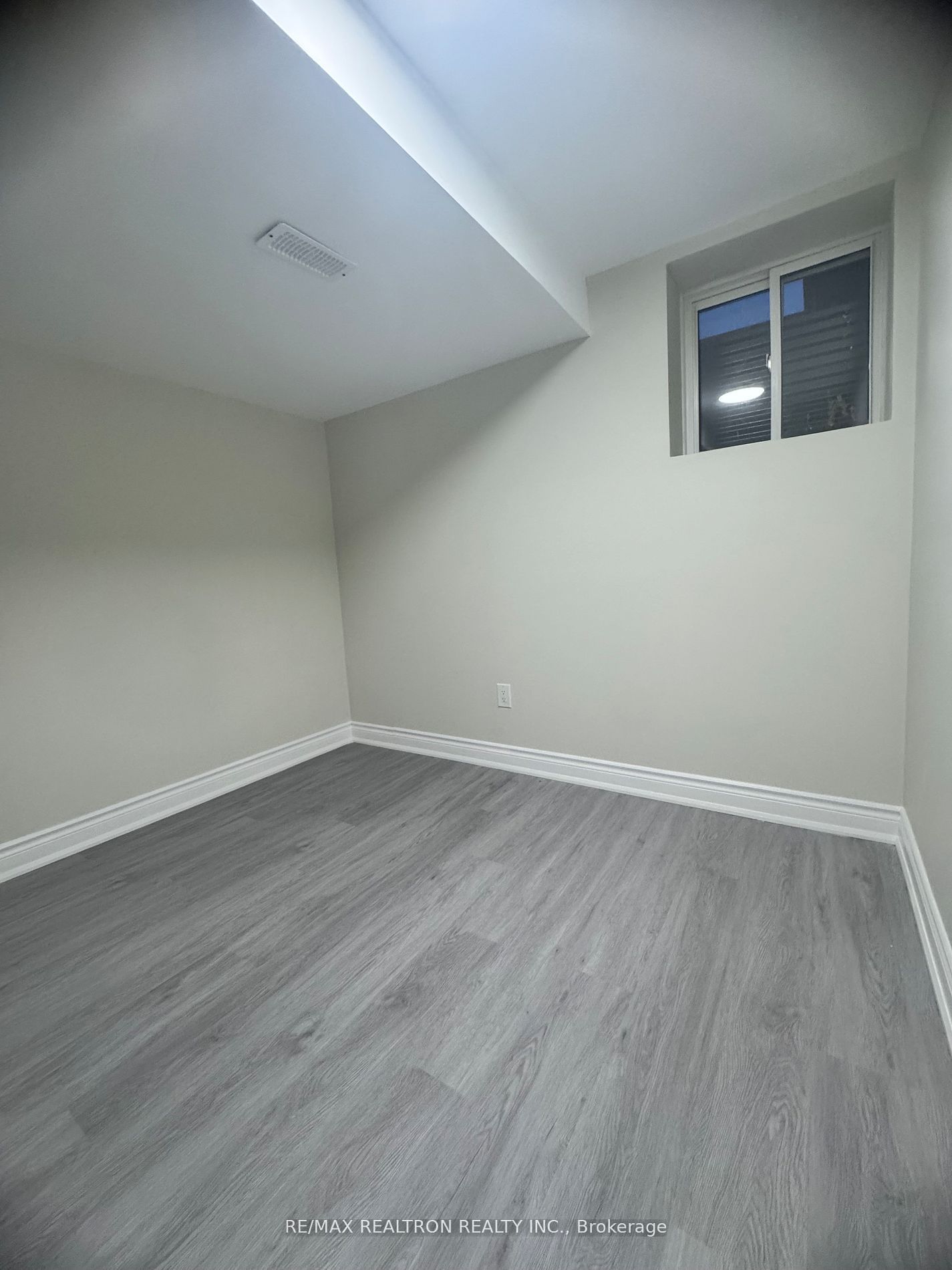 142 Auckland Drive Property Photo 35