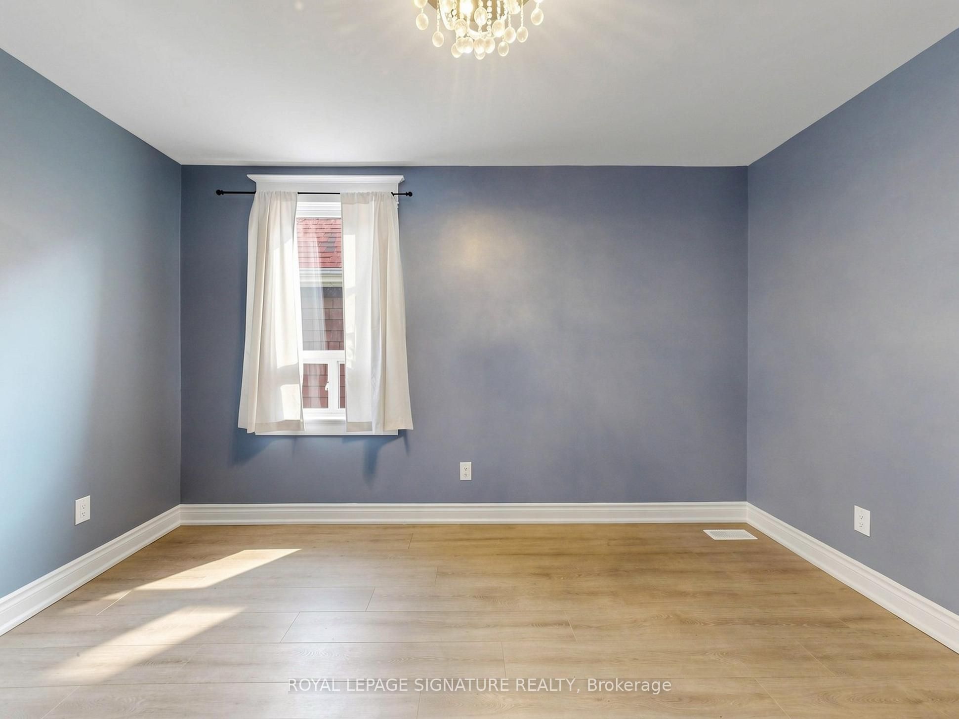 8 Harris Avenue Property Photo 32