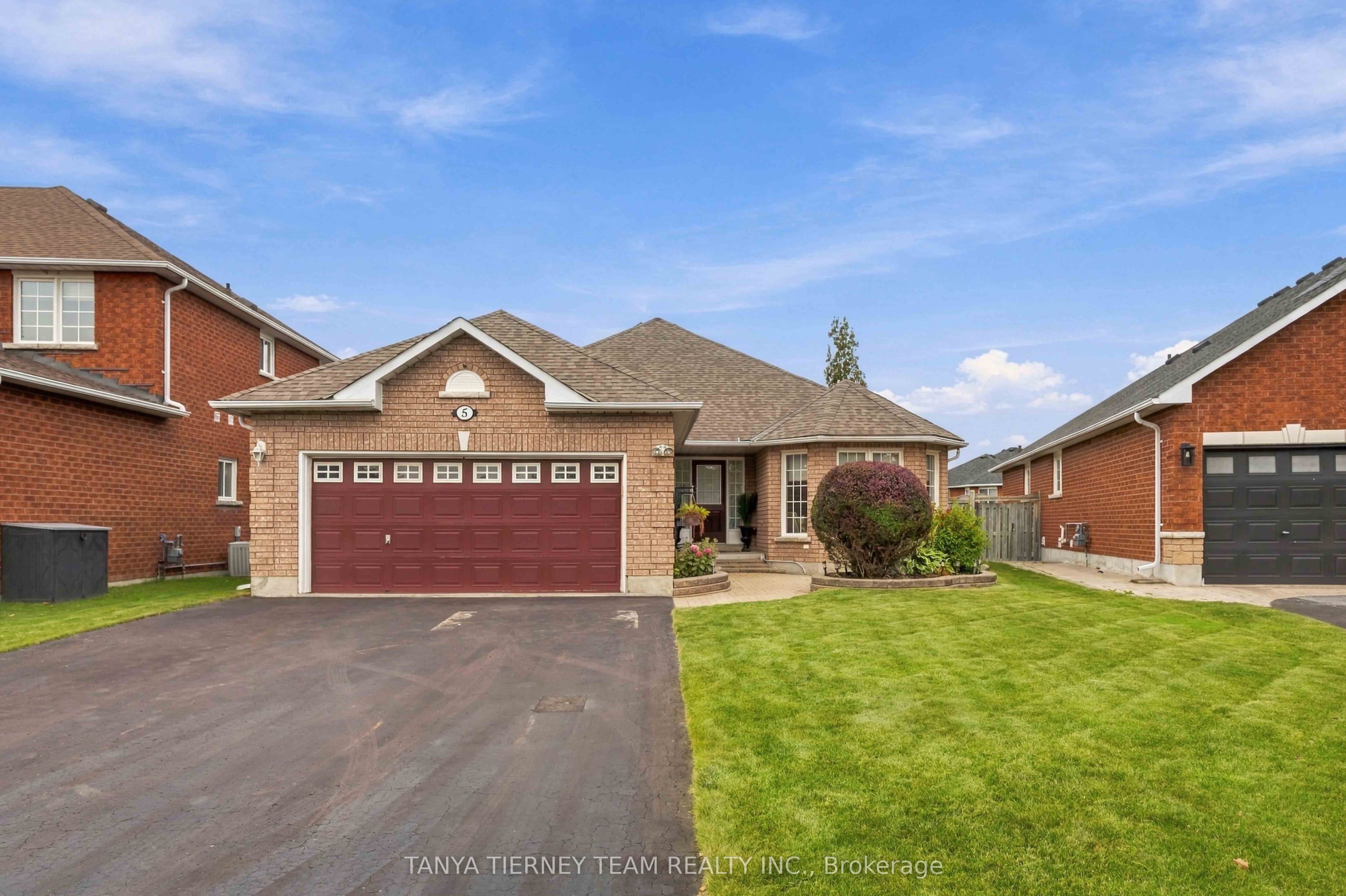 5 Padfield Drive Property Photo 2