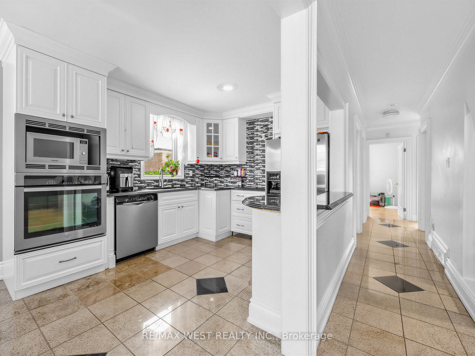 578 Bellamy Road N Property Photo 4