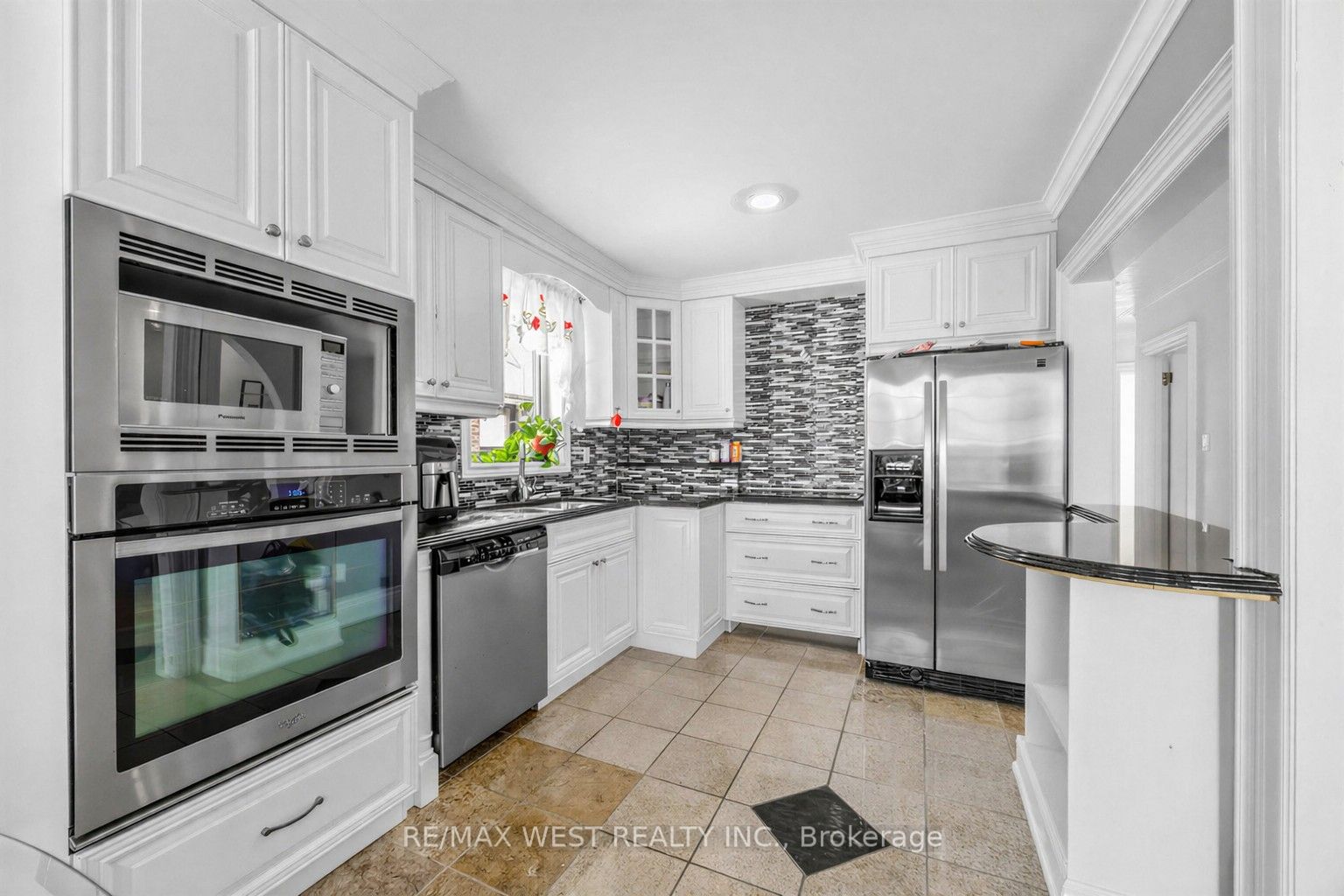 578 Bellamy Road N Property Photo 5
