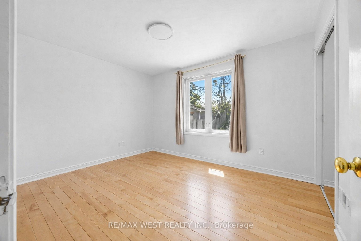 578 Bellamy Road N Property Photo 9