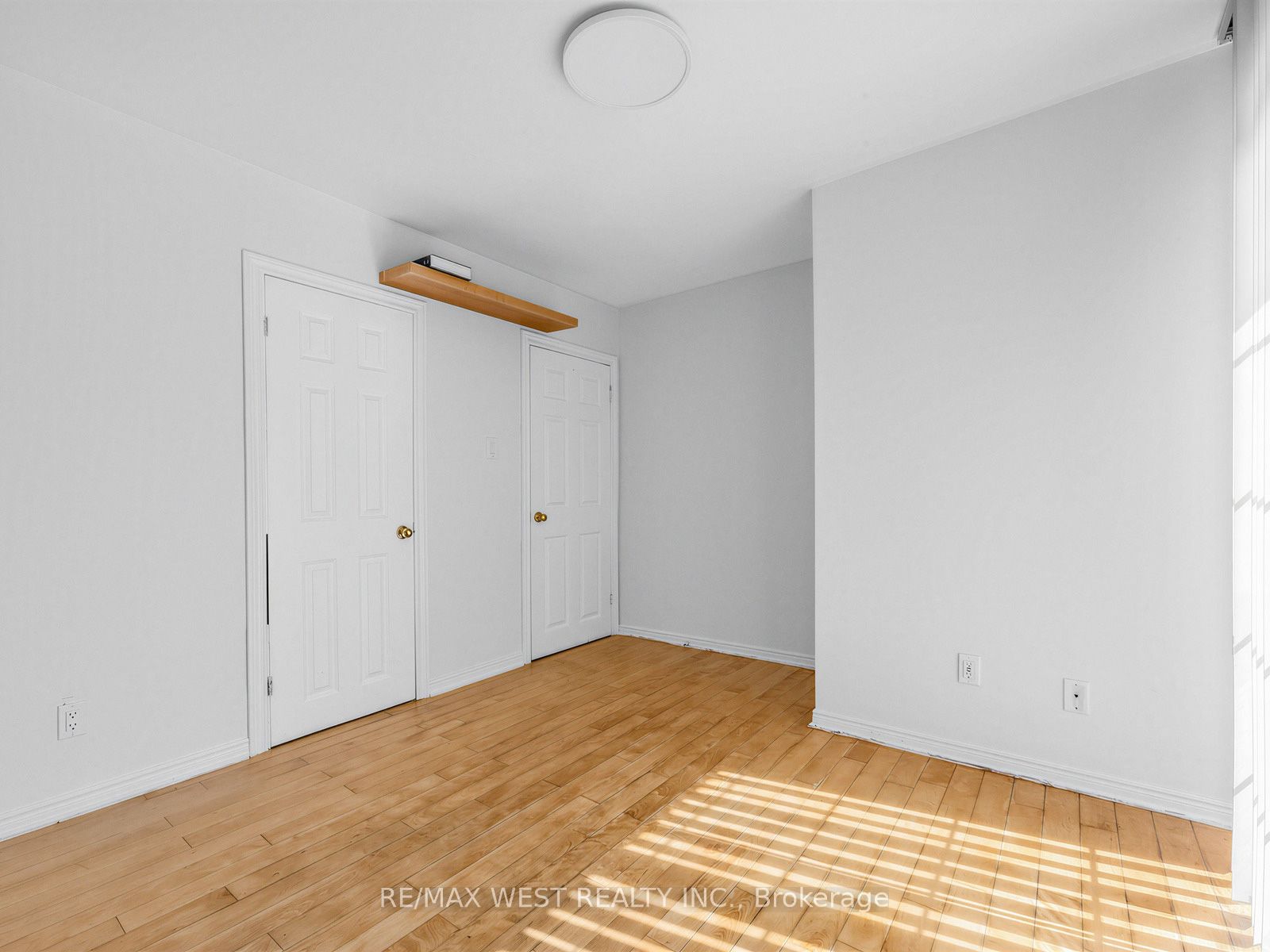 578 Bellamy Road N Property Photo 12