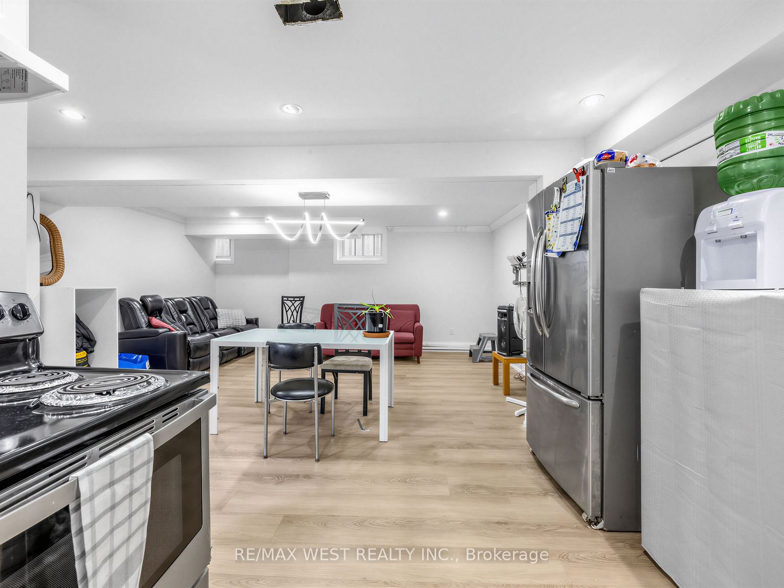 578 Bellamy Road N Property Photo 15