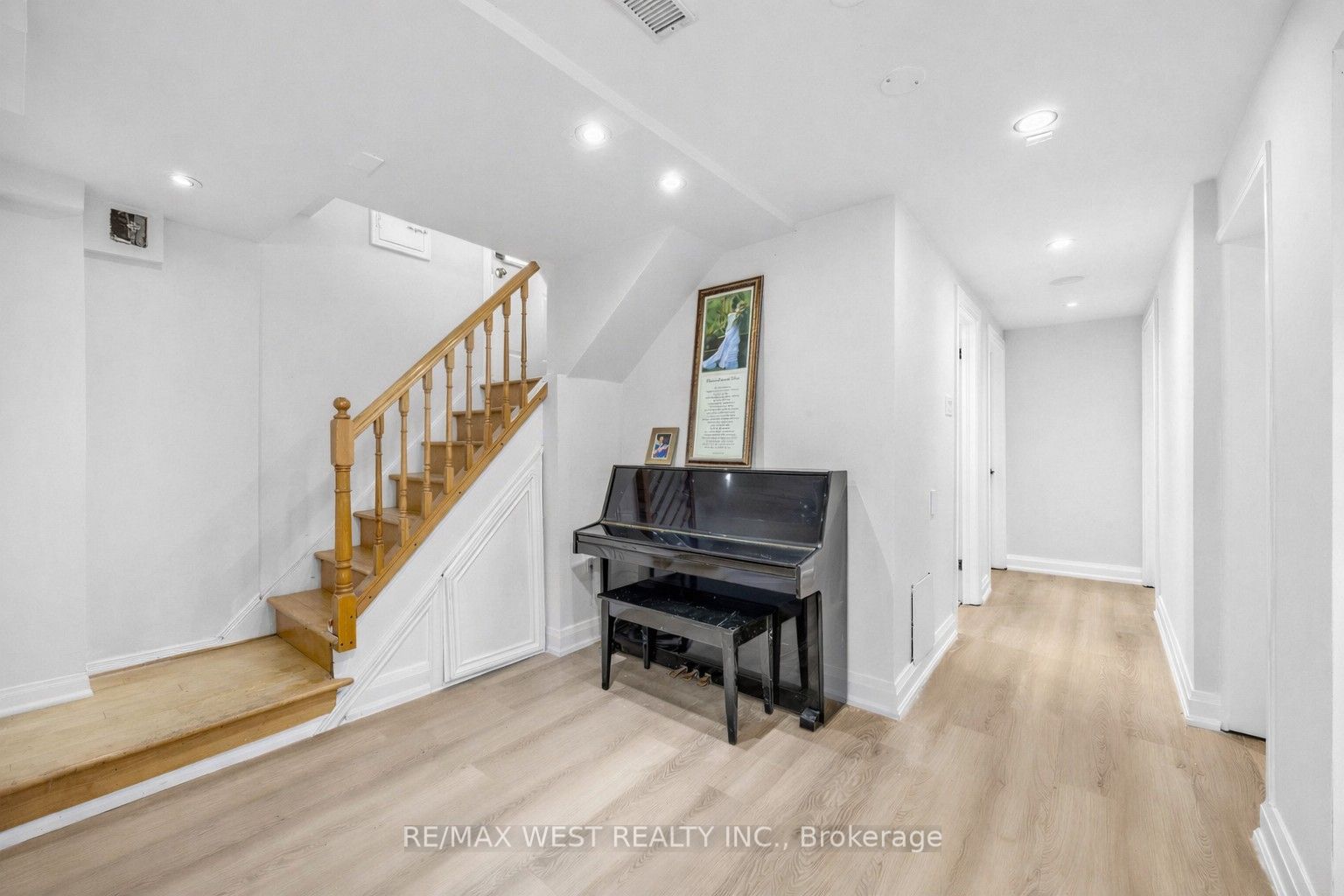 578 Bellamy Road N Property Photo 17