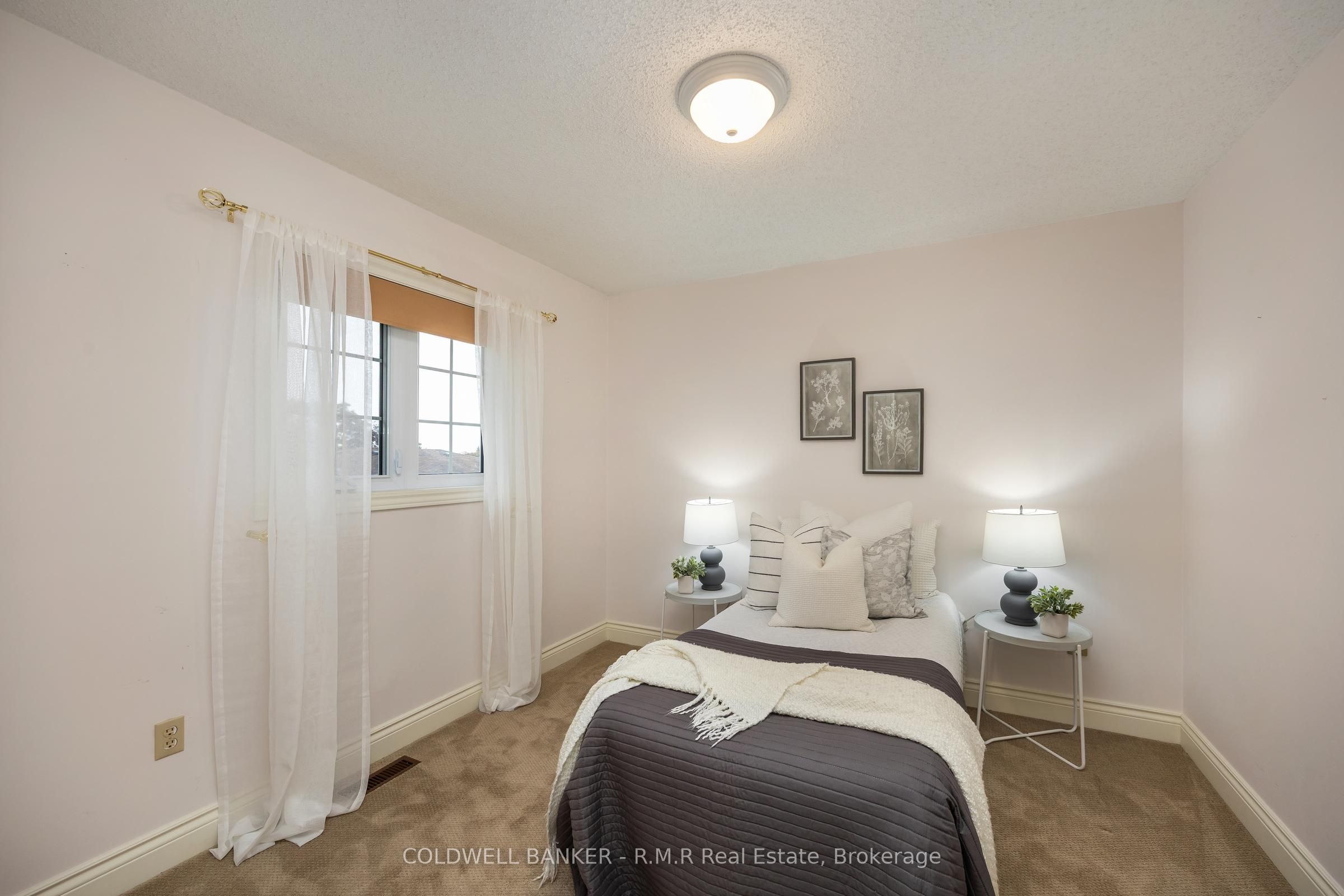 1090 Thimbleberry Circle Property Photo 27
