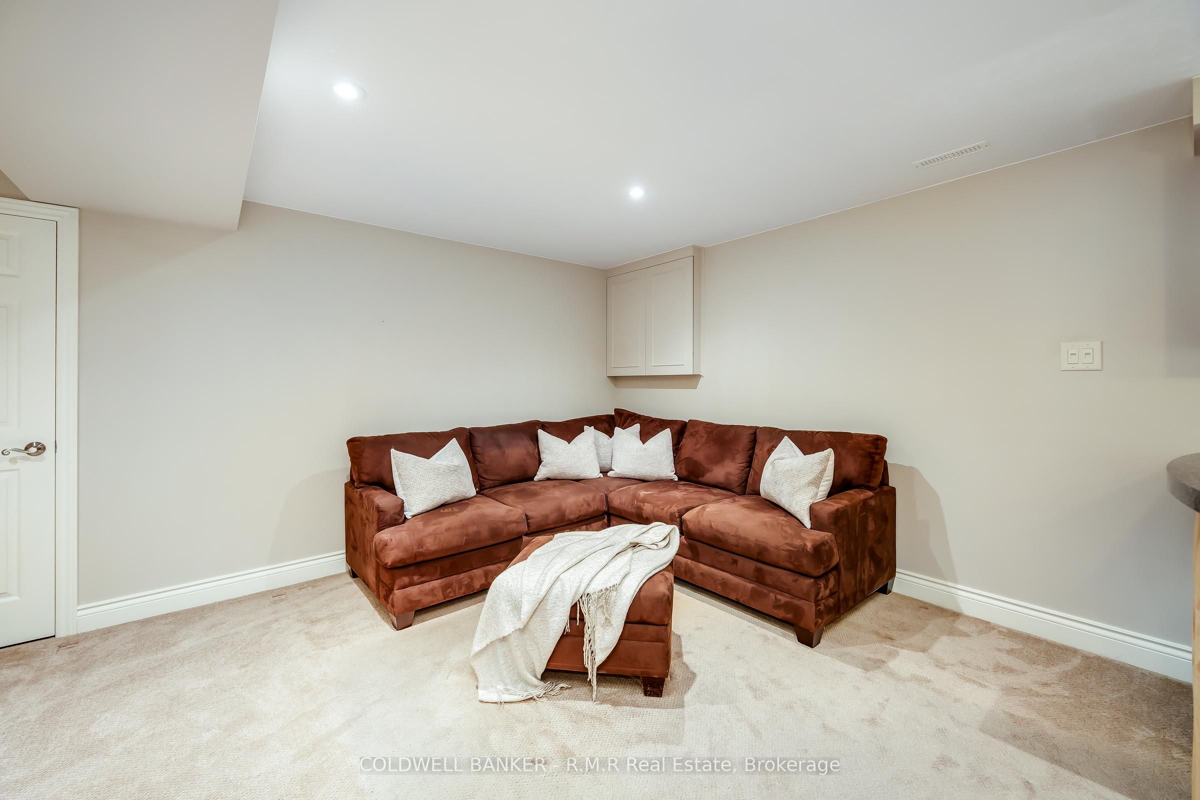 1090 Thimbleberry Circle Property Photo 33