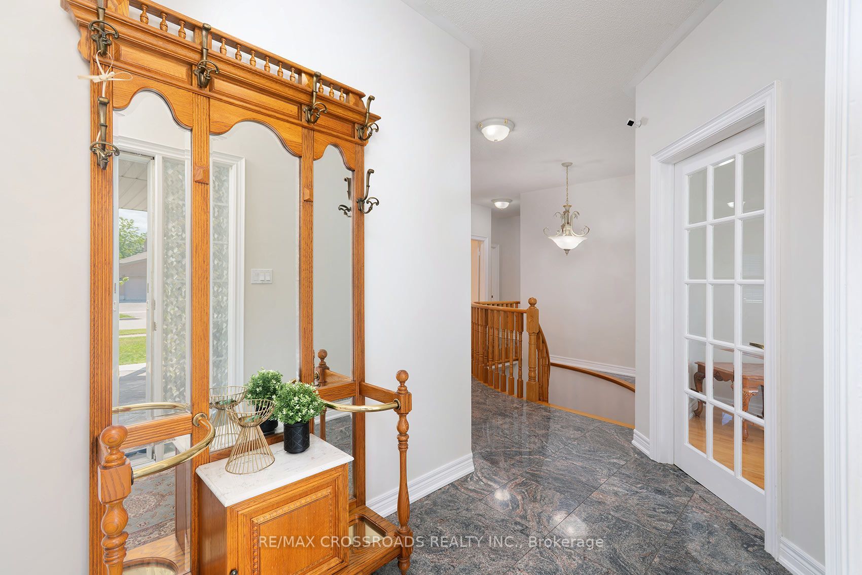 1859 New Street Property Photo 4
