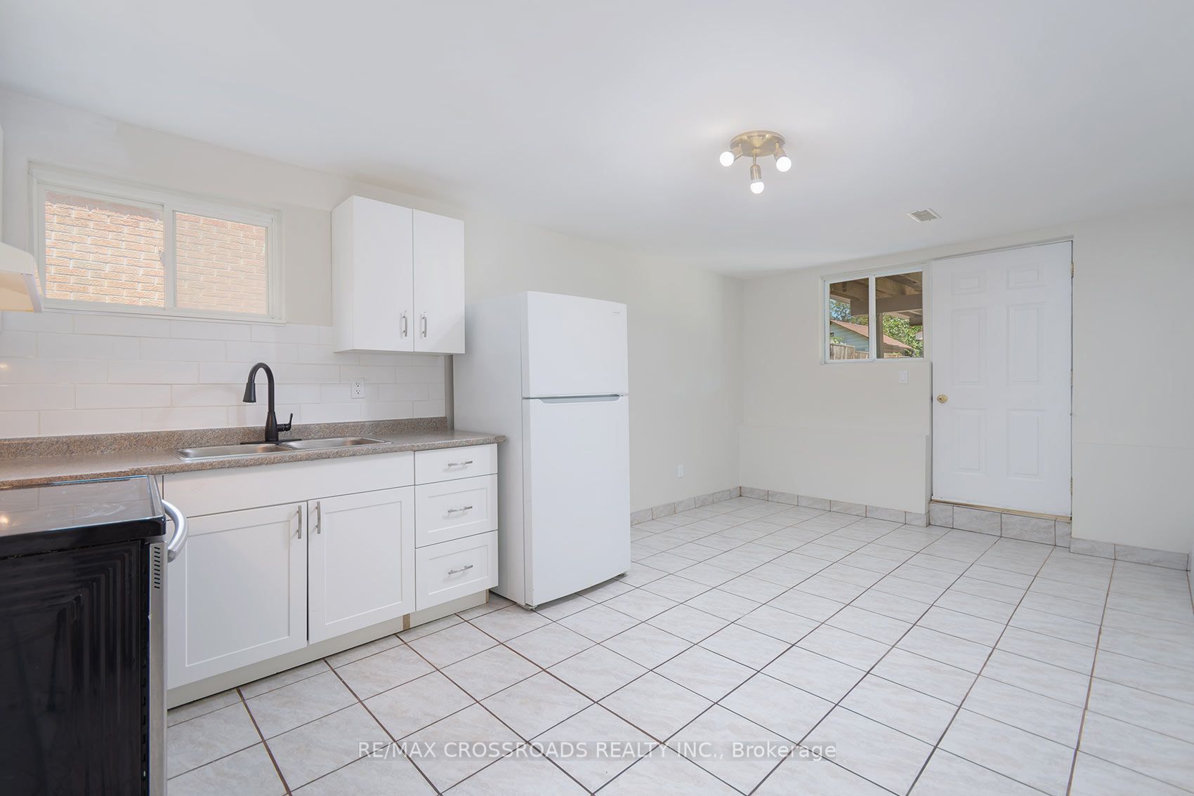1859 New Street Property Photo 35