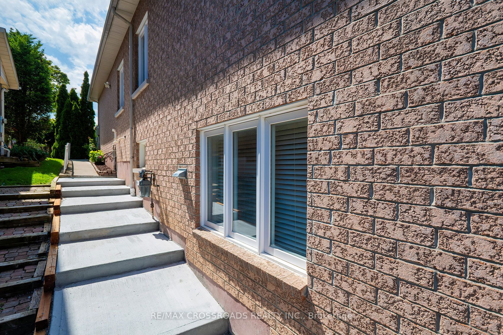 1859 New Street Property Photo 47
