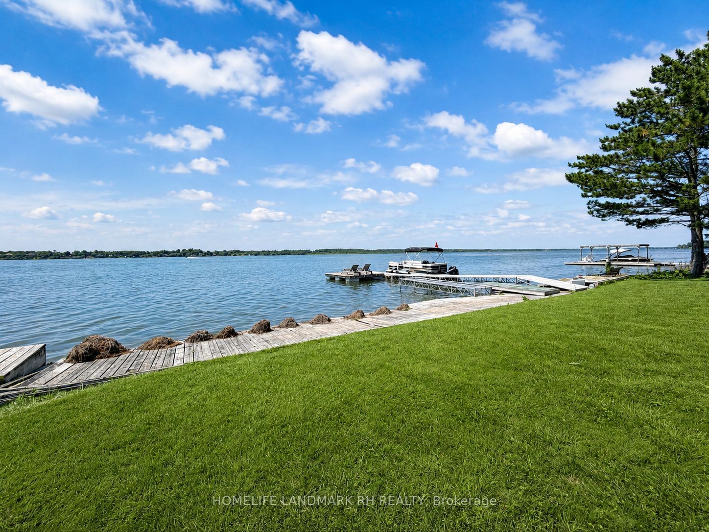 186 Spring Boulevard Property Photo 4