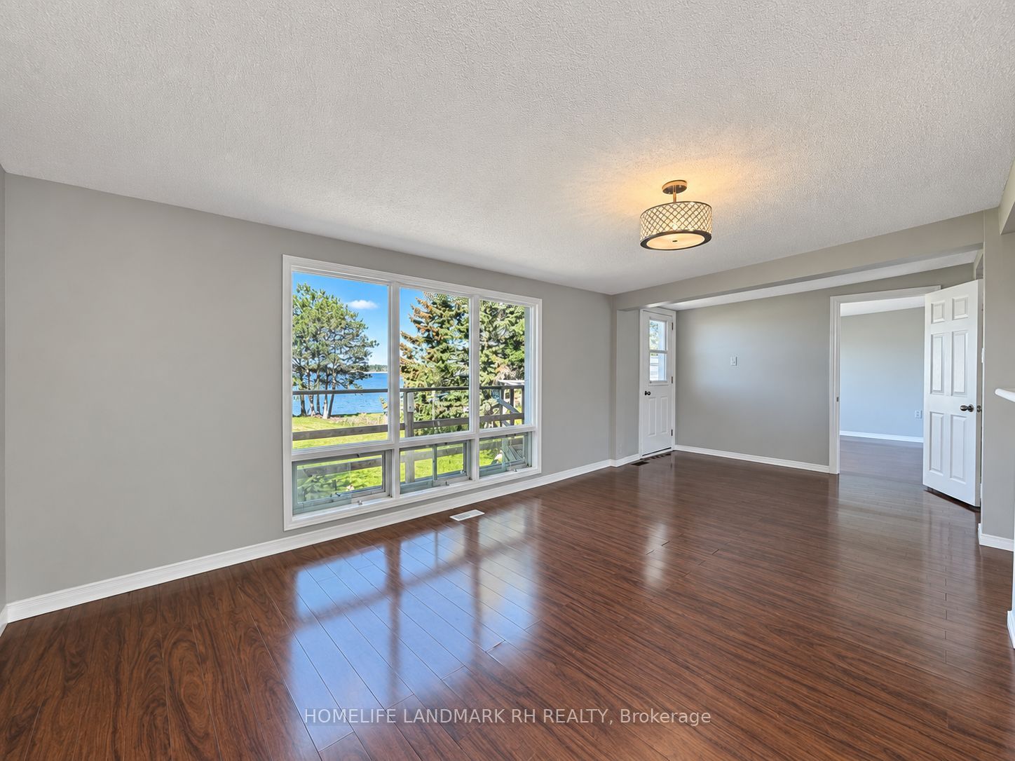 186 Spring Boulevard Property Photo 7