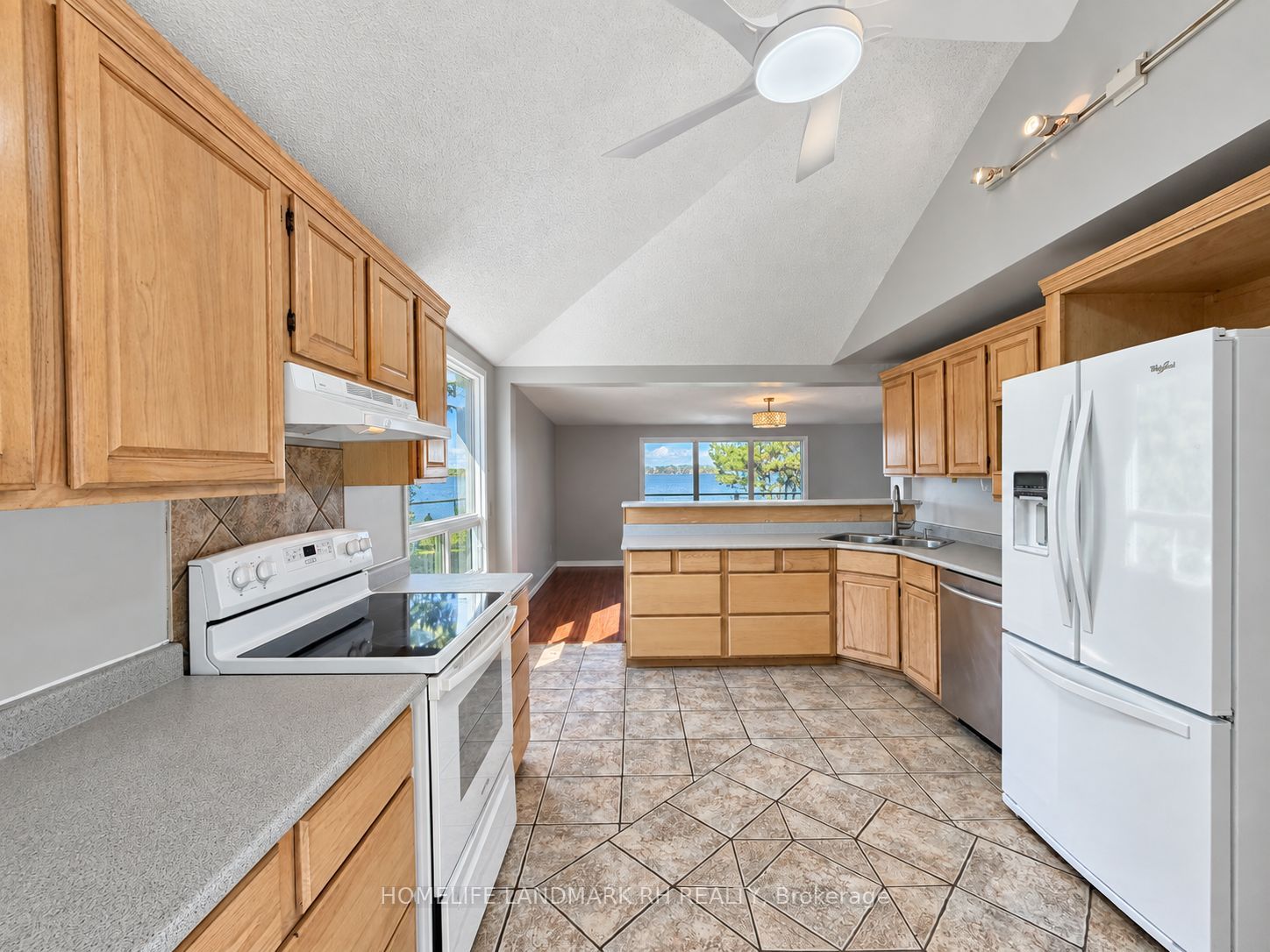 186 Spring Boulevard Property Photo 11