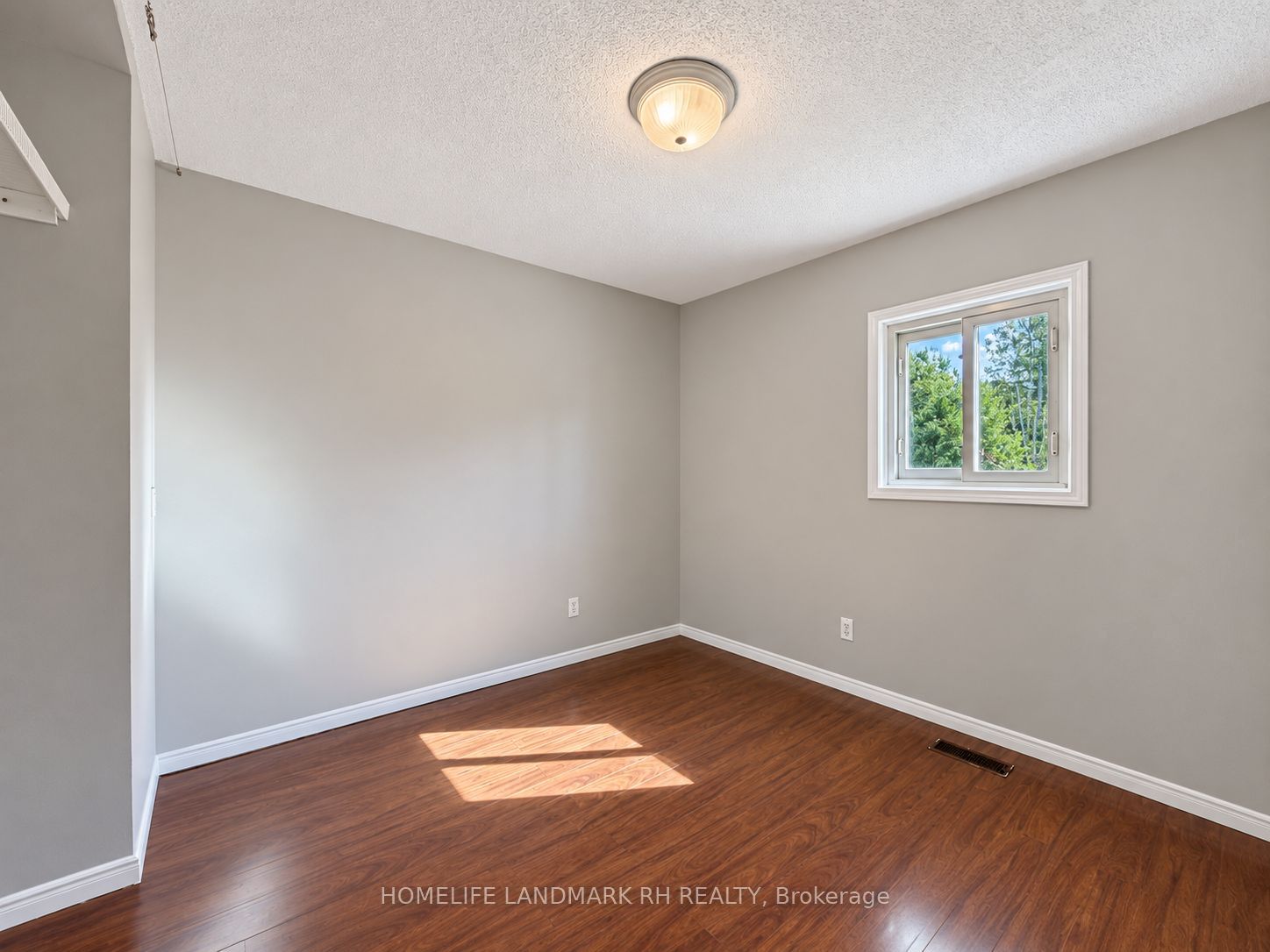186 Spring Boulevard Property Photo 14