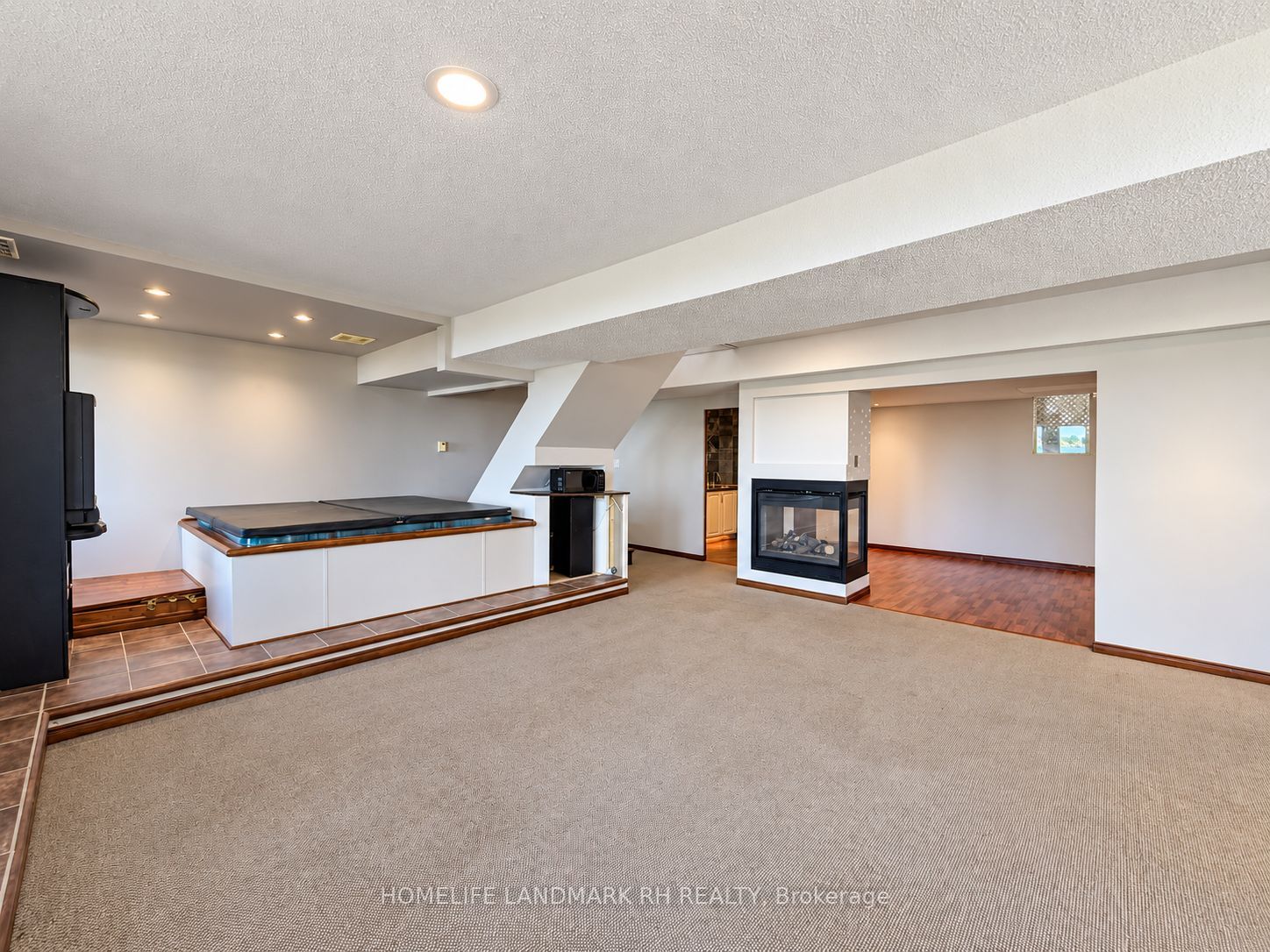 186 Spring Boulevard Property Photo 24