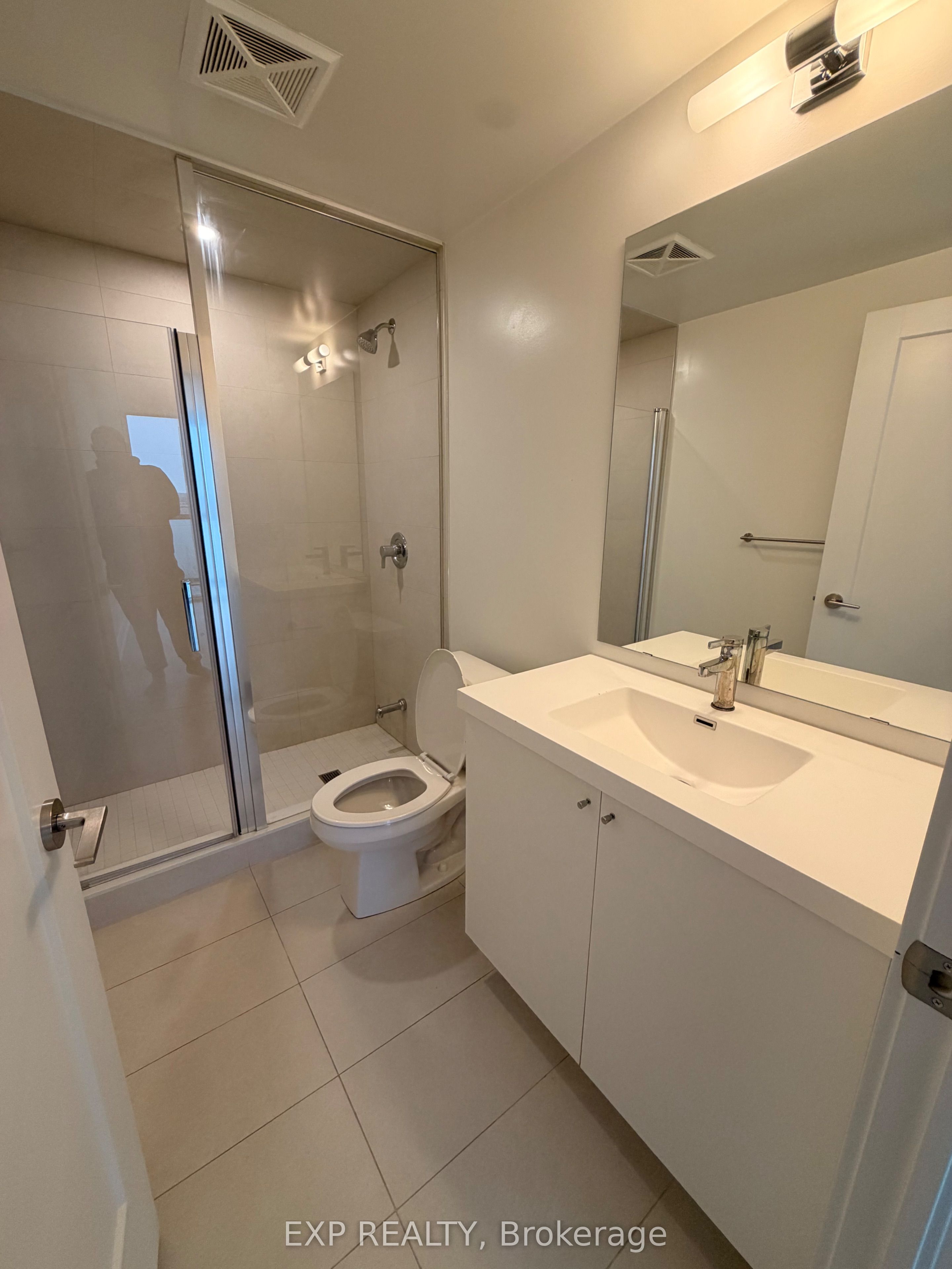 2545 Simcoe Street N 2704 Property Photo 5