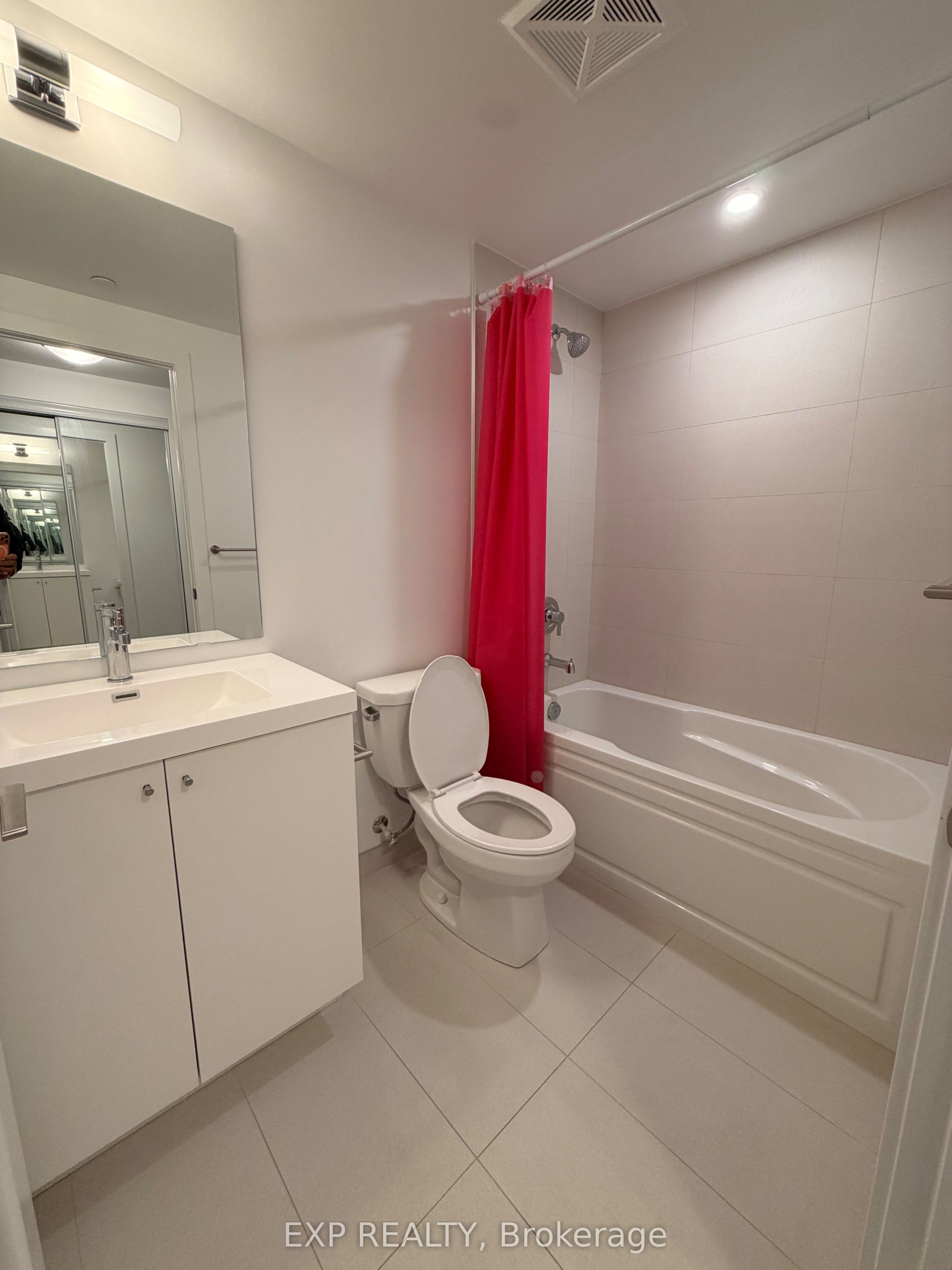 2545 Simcoe Street N 2704 Property Photo 6