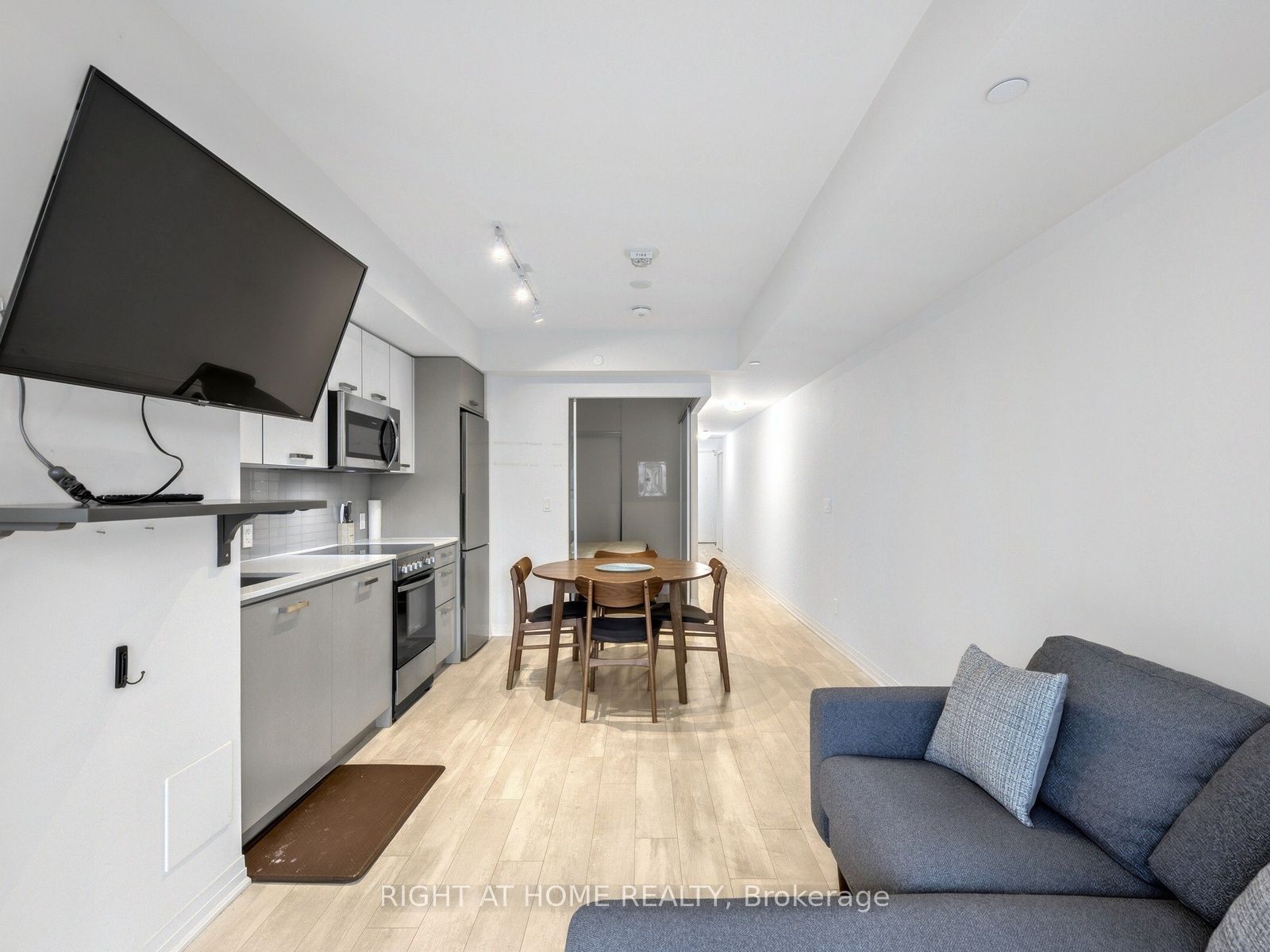 1630 Queen Street E 211 Property Photo 1