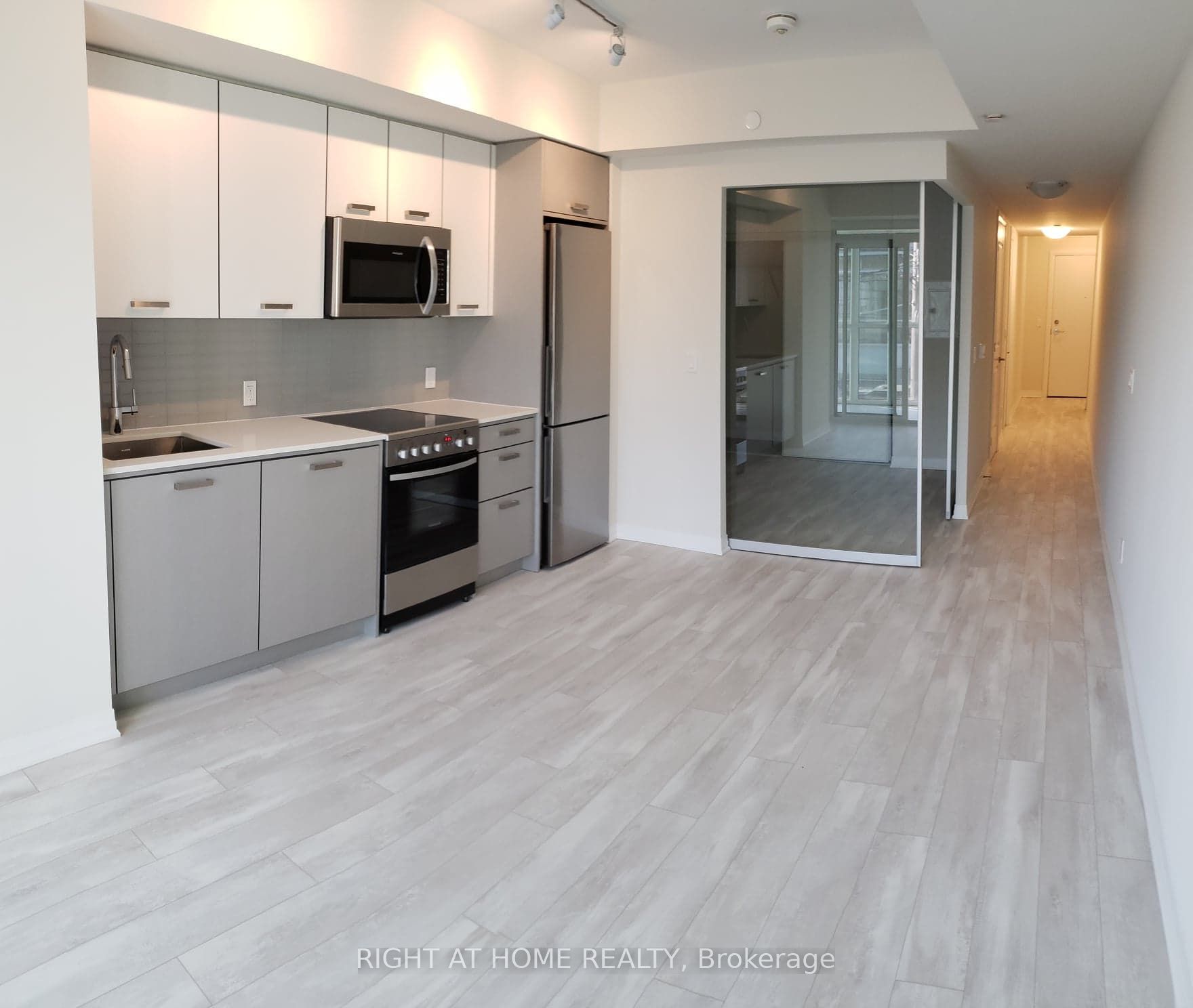 1630 Queen Street E 211 Property Photo 5