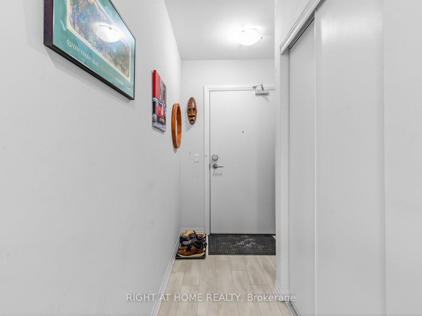 1630 Queen Street E 211 Property Photo 8