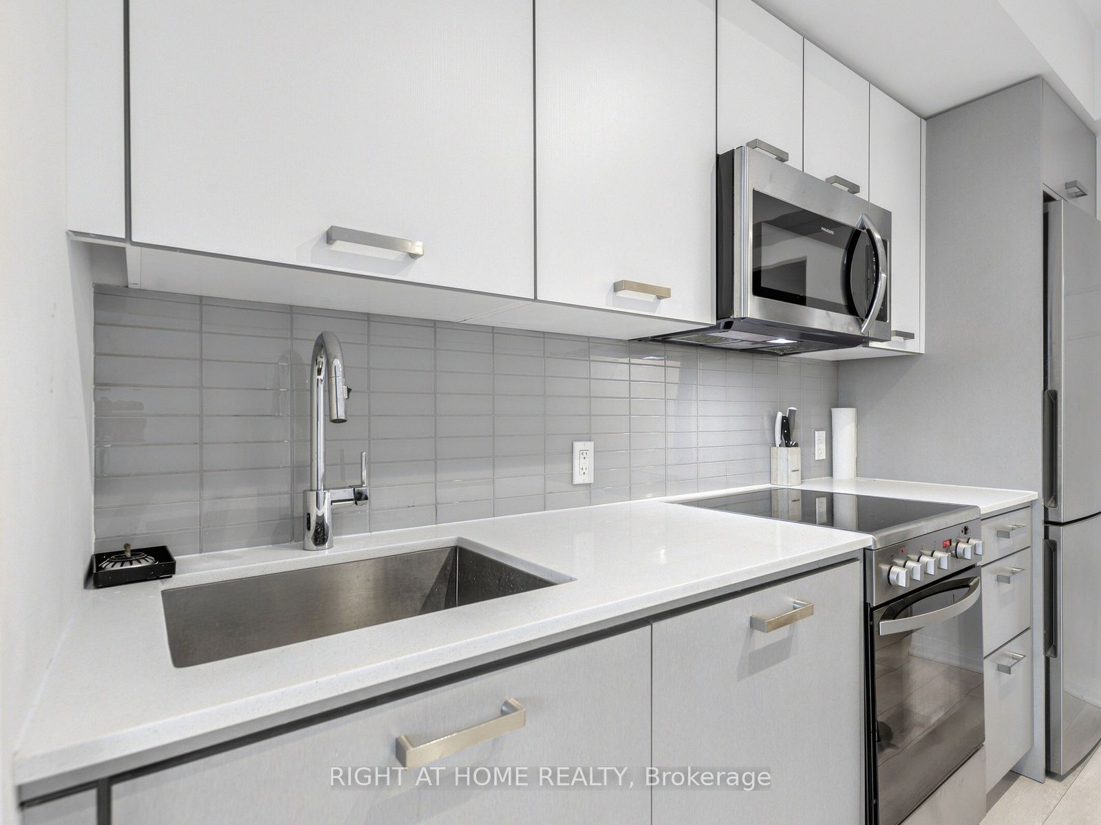 1630 Queen Street E 211 Property Photo 9