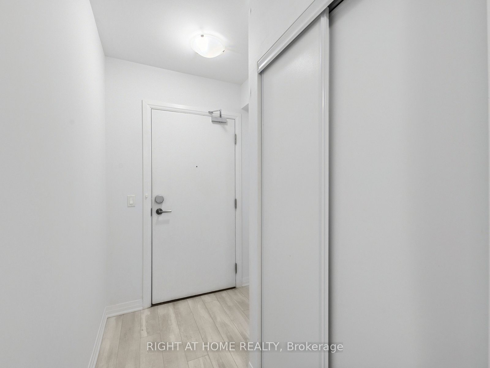 1630 Queen Street E 211 Property Photo 15