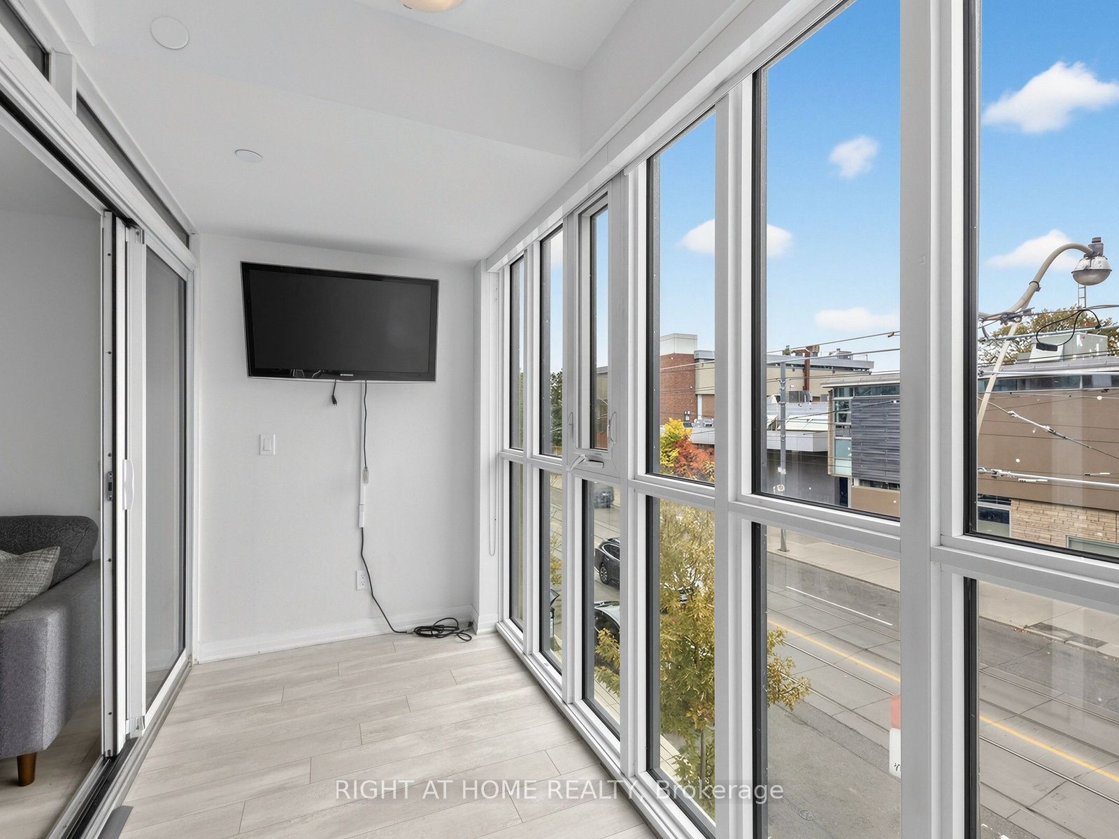 1630 Queen Street E 211 Property Photo 16