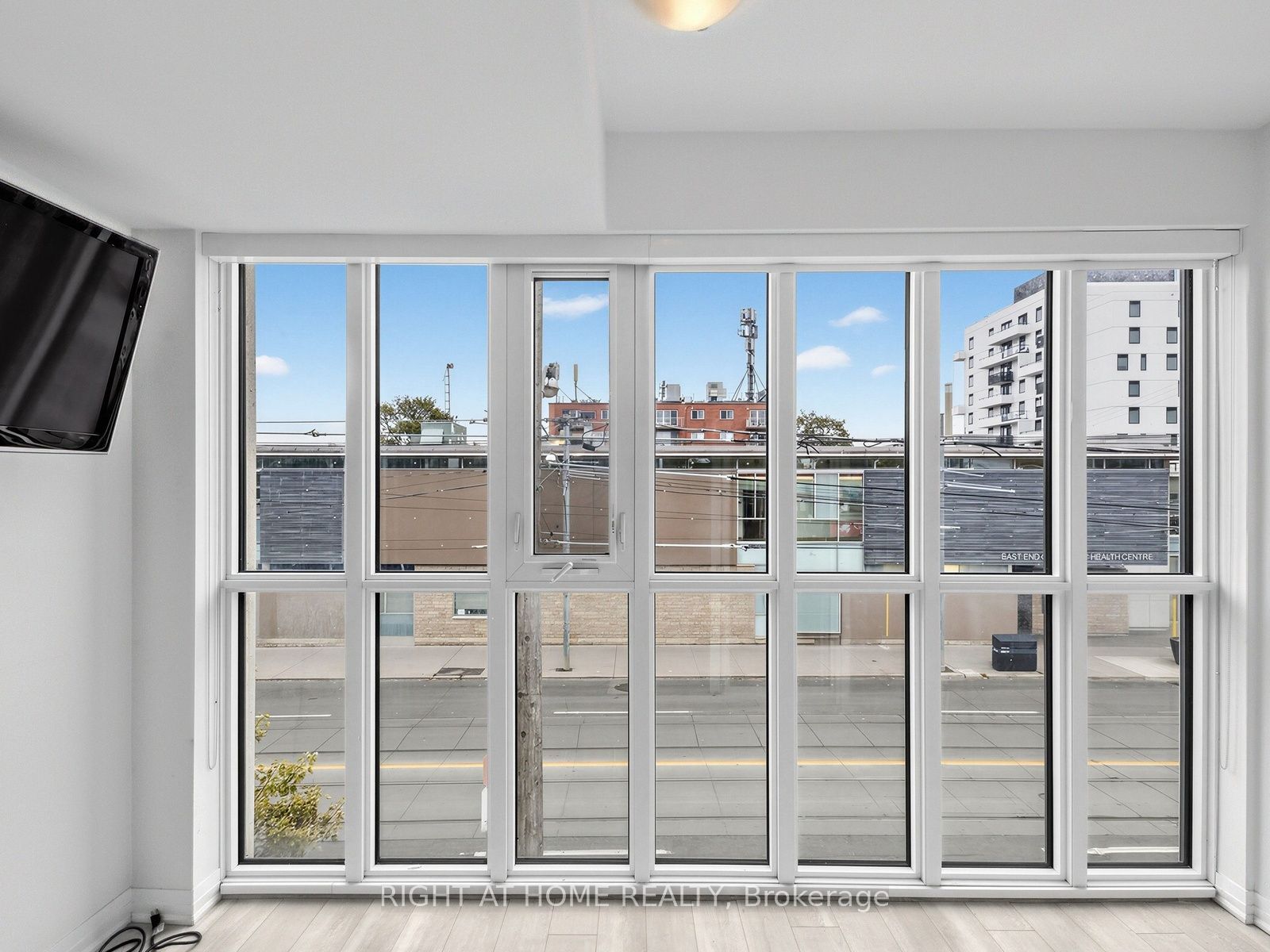 1630 Queen Street E 211 Property Photo 18