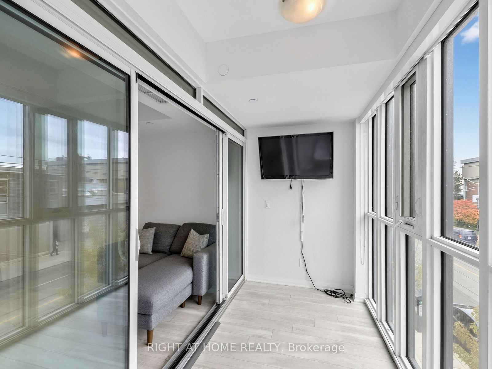 1630 Queen Street E 211 Property Photo 19