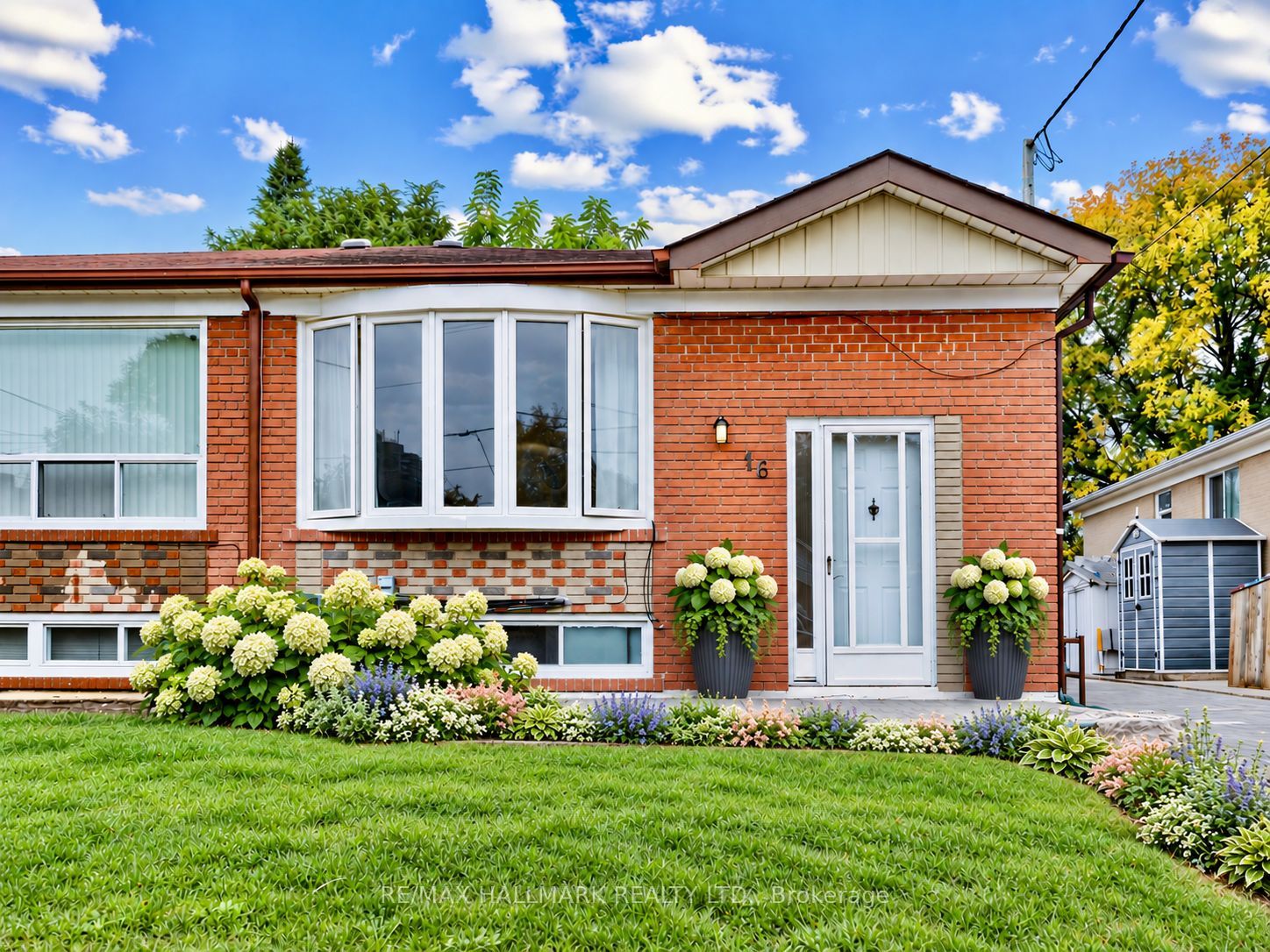 16 Avis Crescent Property Photo 3