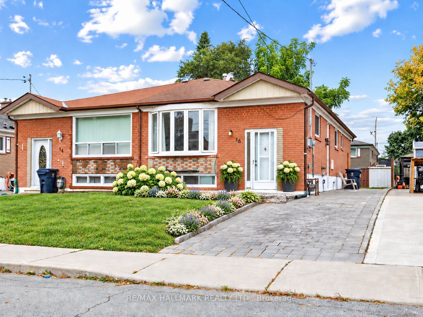 16 Avis Crescent Property Photo 4