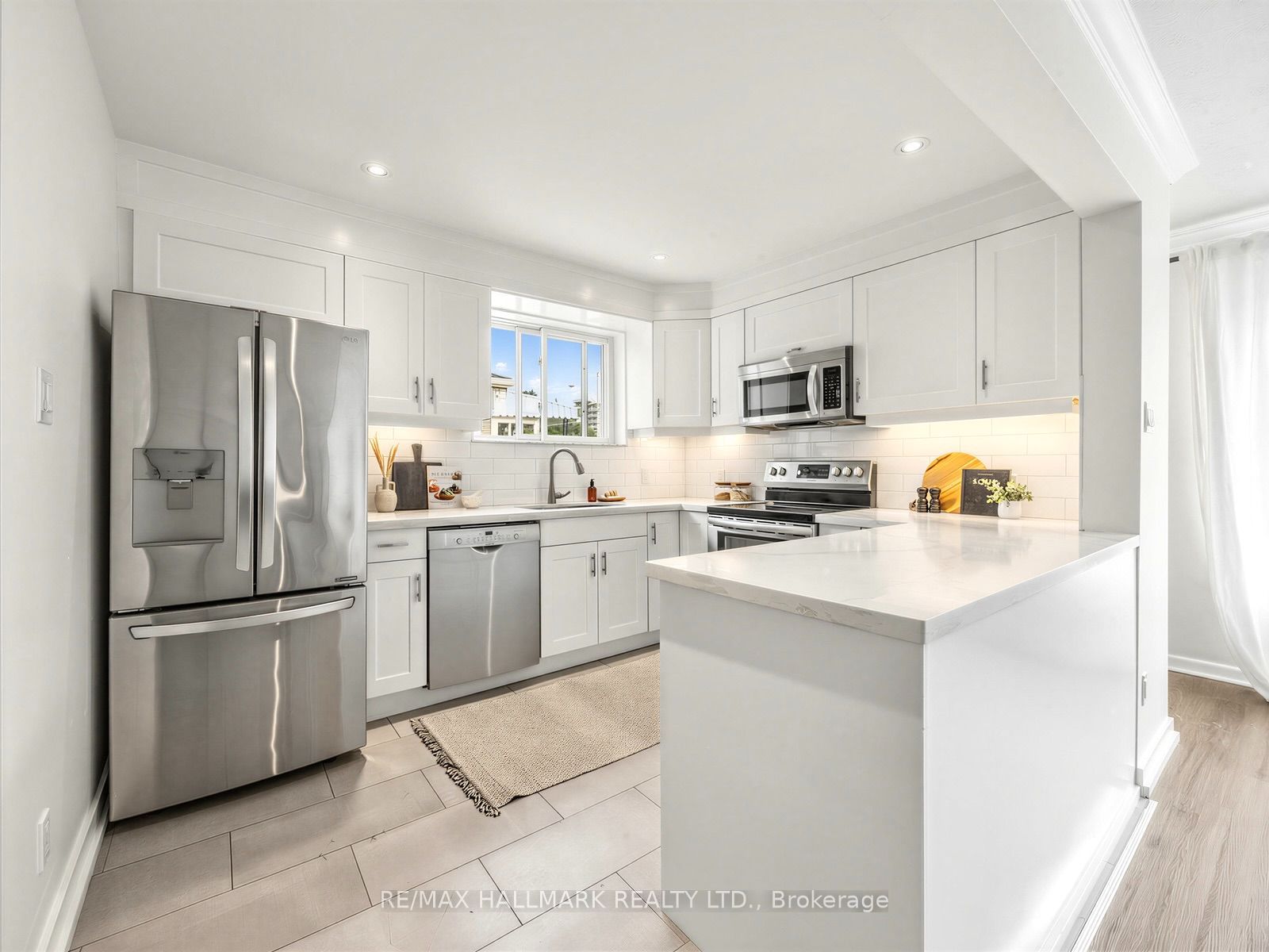 16 Avis Crescent Property Photo 14