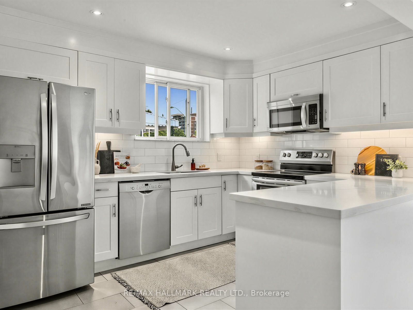 16 Avis Crescent Property Photo 15