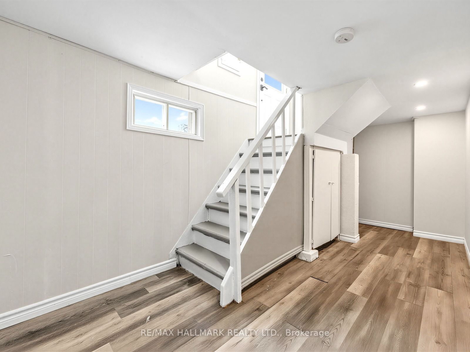 16 Avis Crescent Property Photo 31