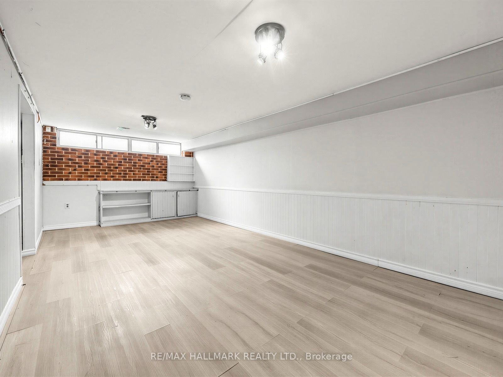 16 Avis Crescent Property Photo 36