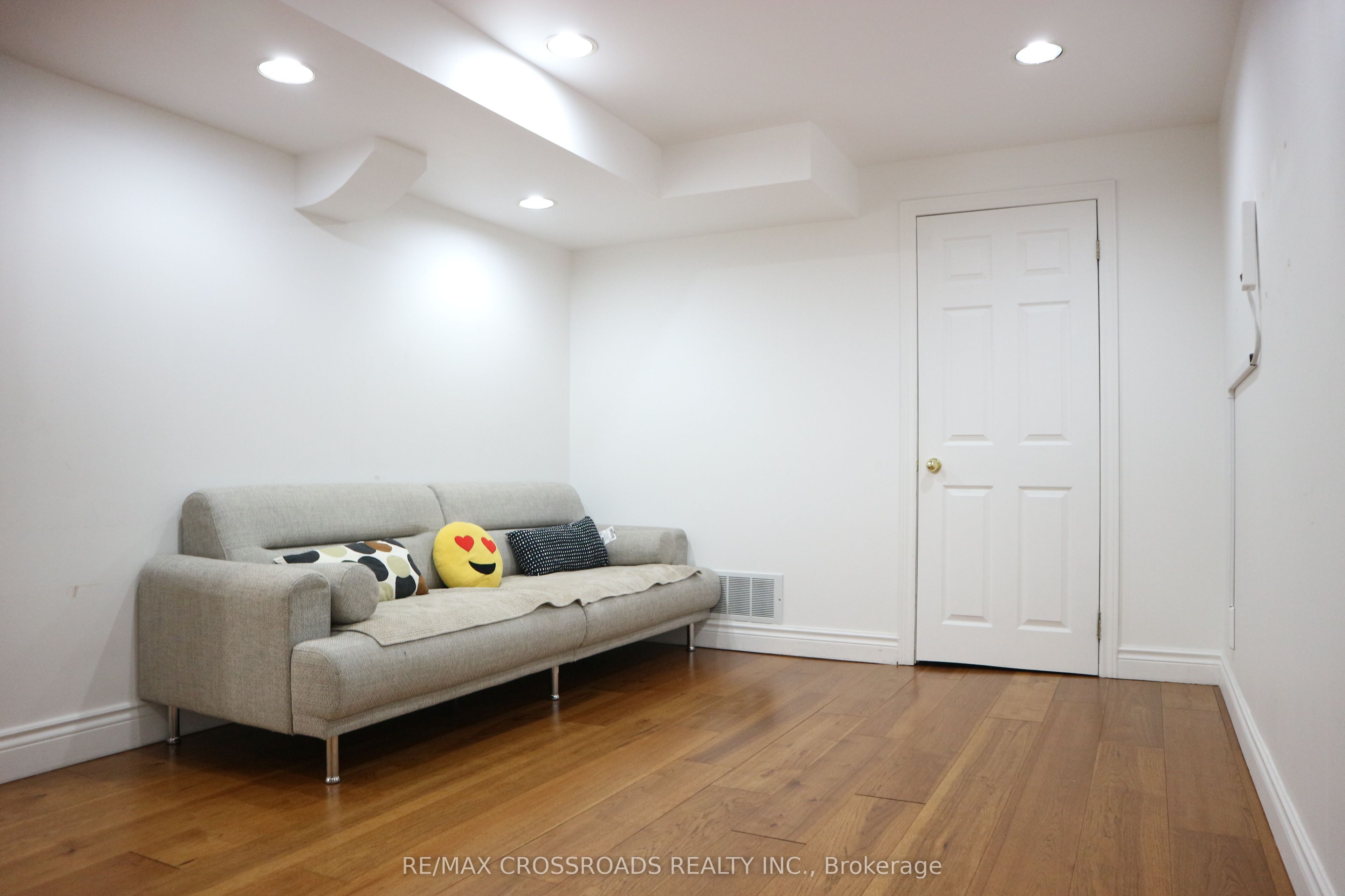14 Genner Drive (bsmt) Property Photo 4