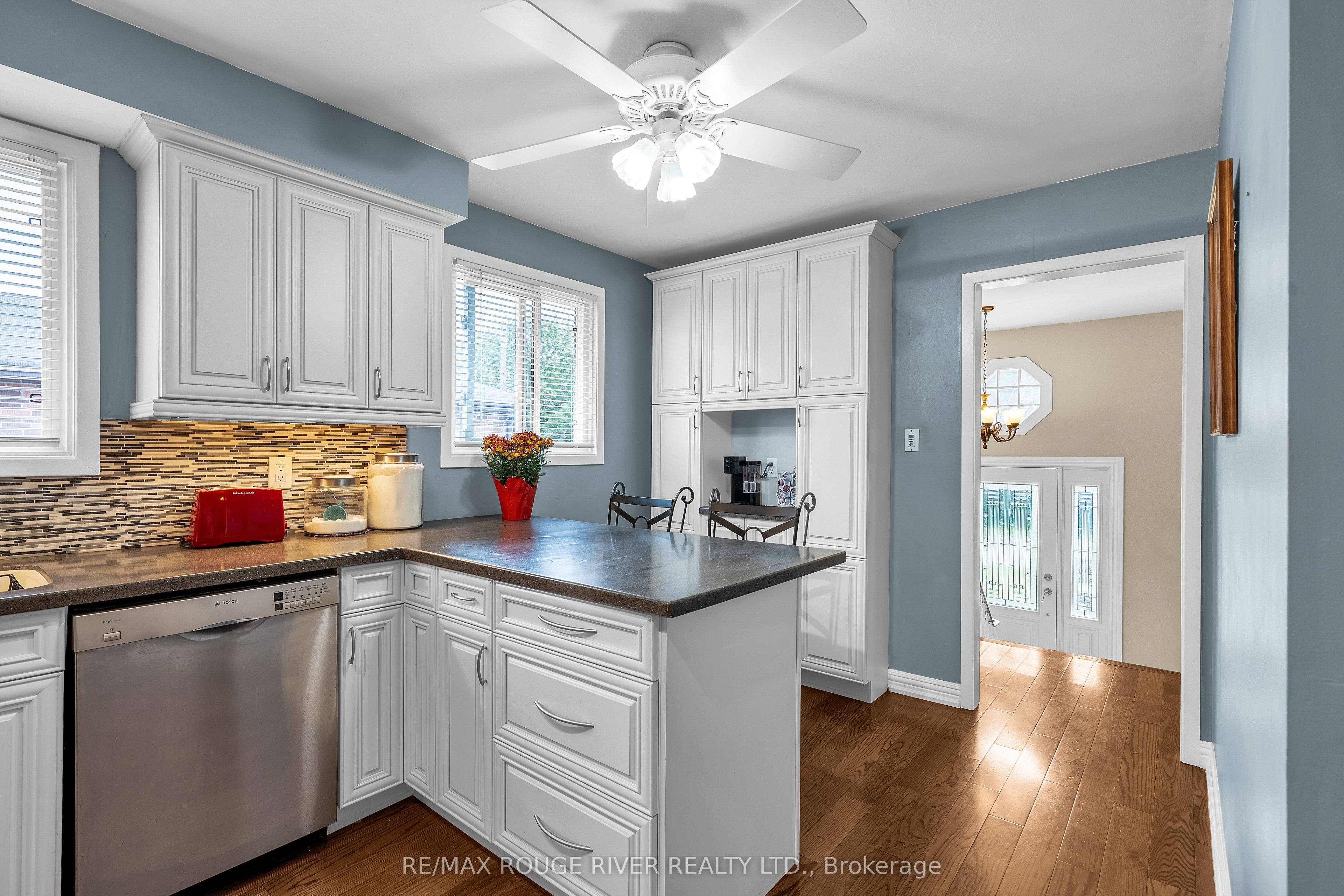 920 Sunrise Avenue Property Photo 9